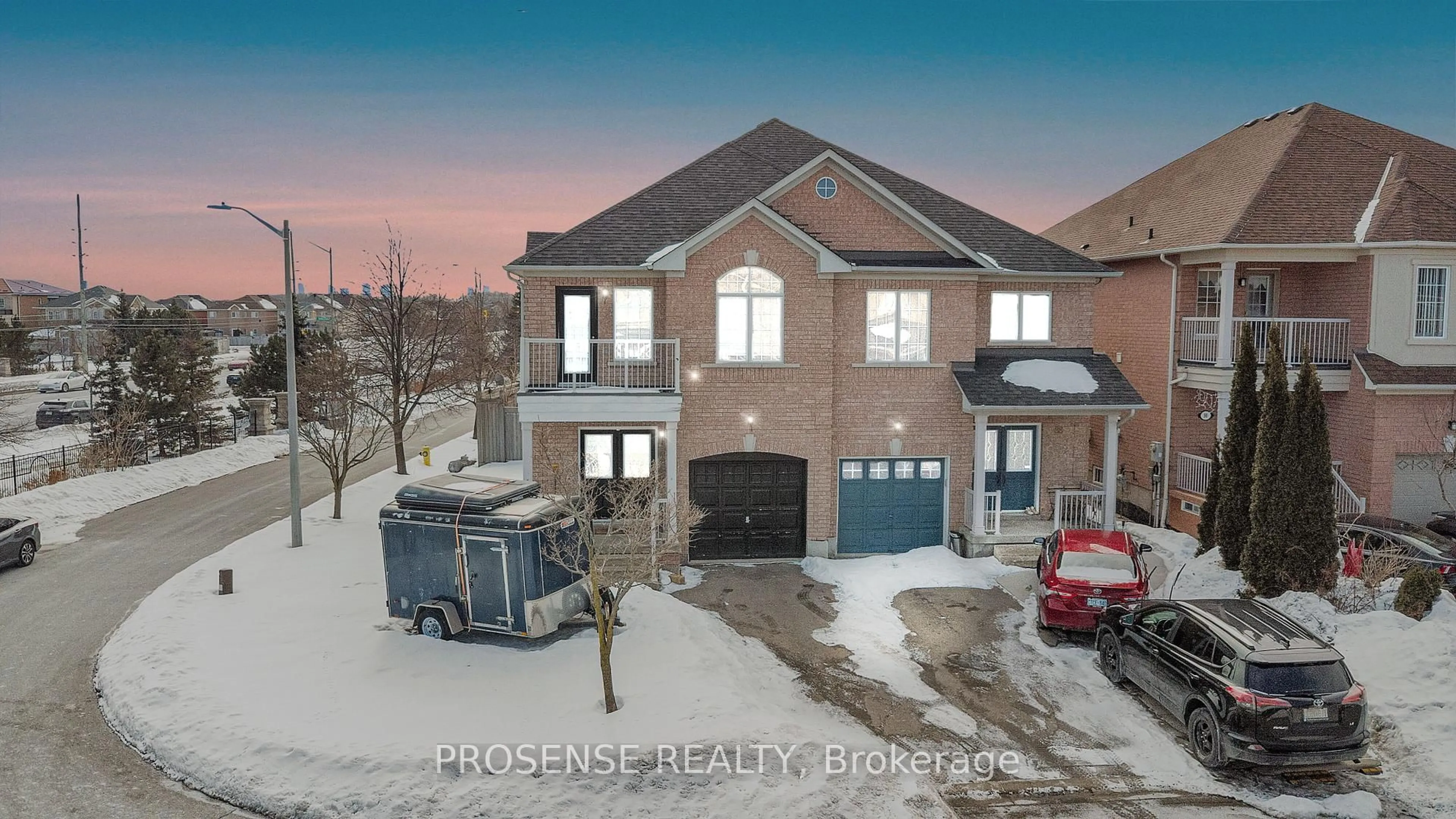A pic from outside/outdoor area/front of a property/back of a property/a pic from drone, street for 86 Andes Cres Cres, Vaughan Ontario L4H 3H3