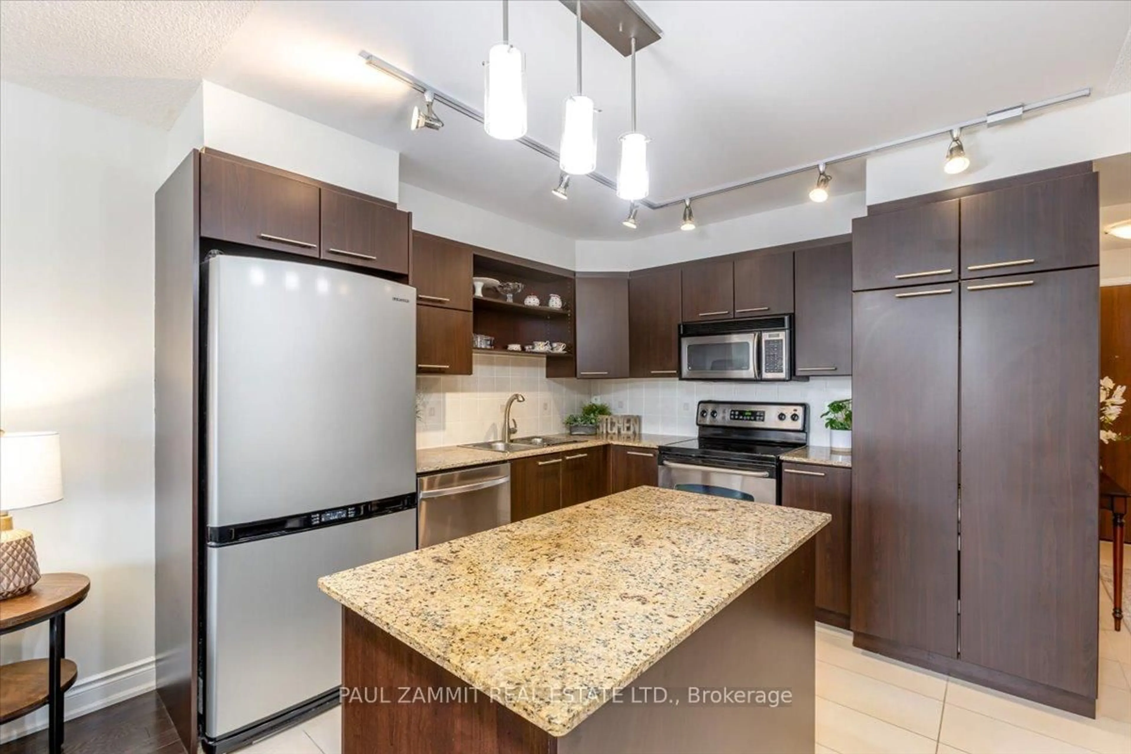Unknown for 39 Galleria Pkwy #319, Markham Ontario L3T 0A6