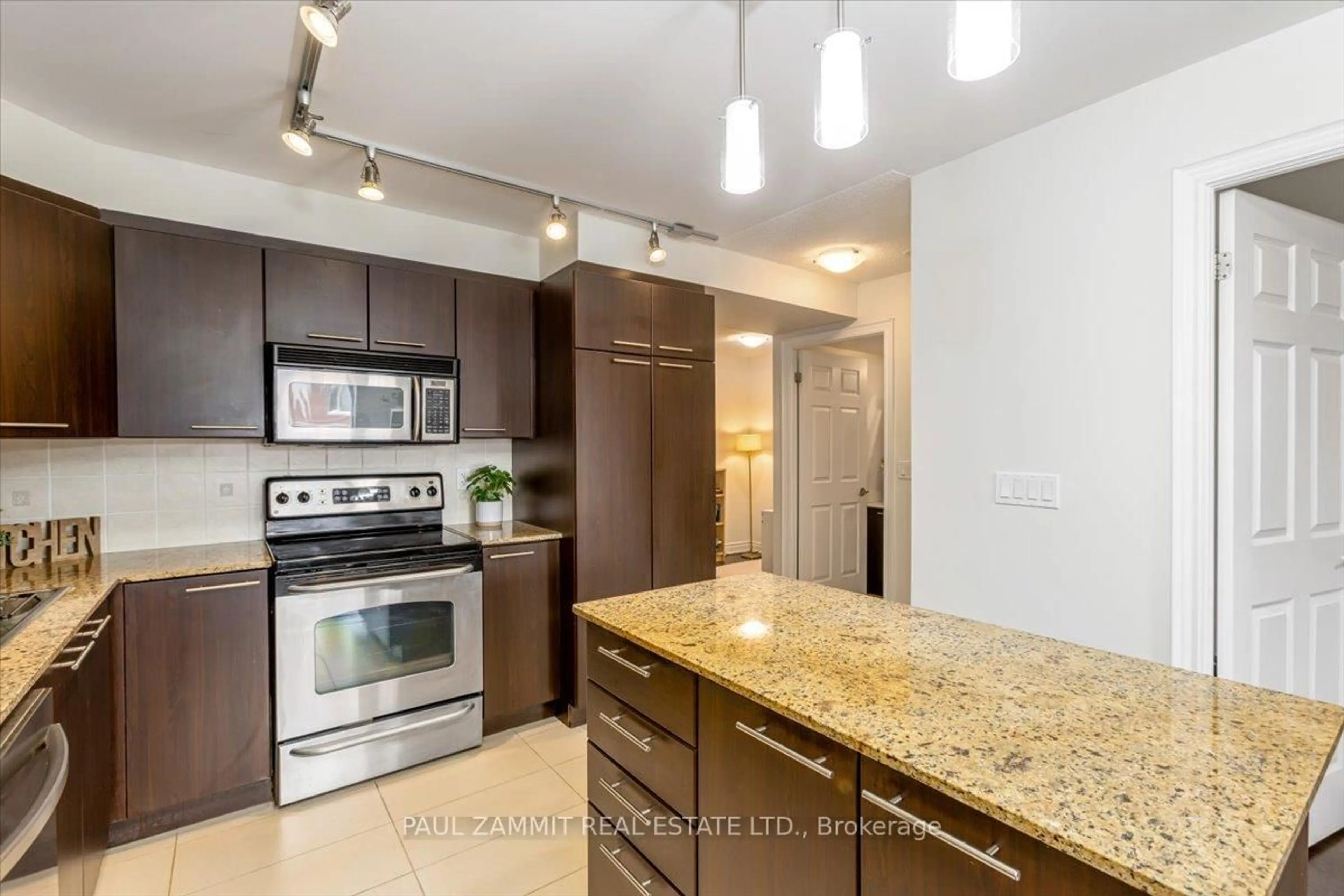 Standard kitchen, unknown for 39 Galleria Pkwy #319, Markham Ontario L3T 0A6