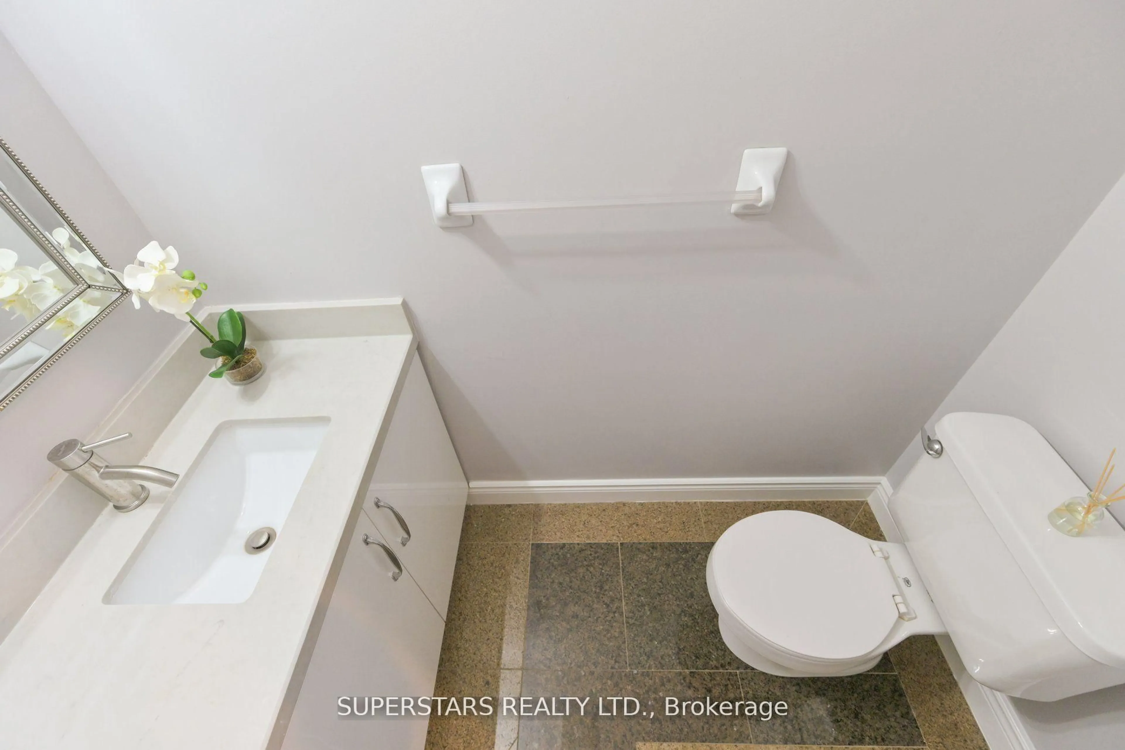 Standard bathroom, unknown for 32 Thornton St, Markham Ontario L3S 4P7