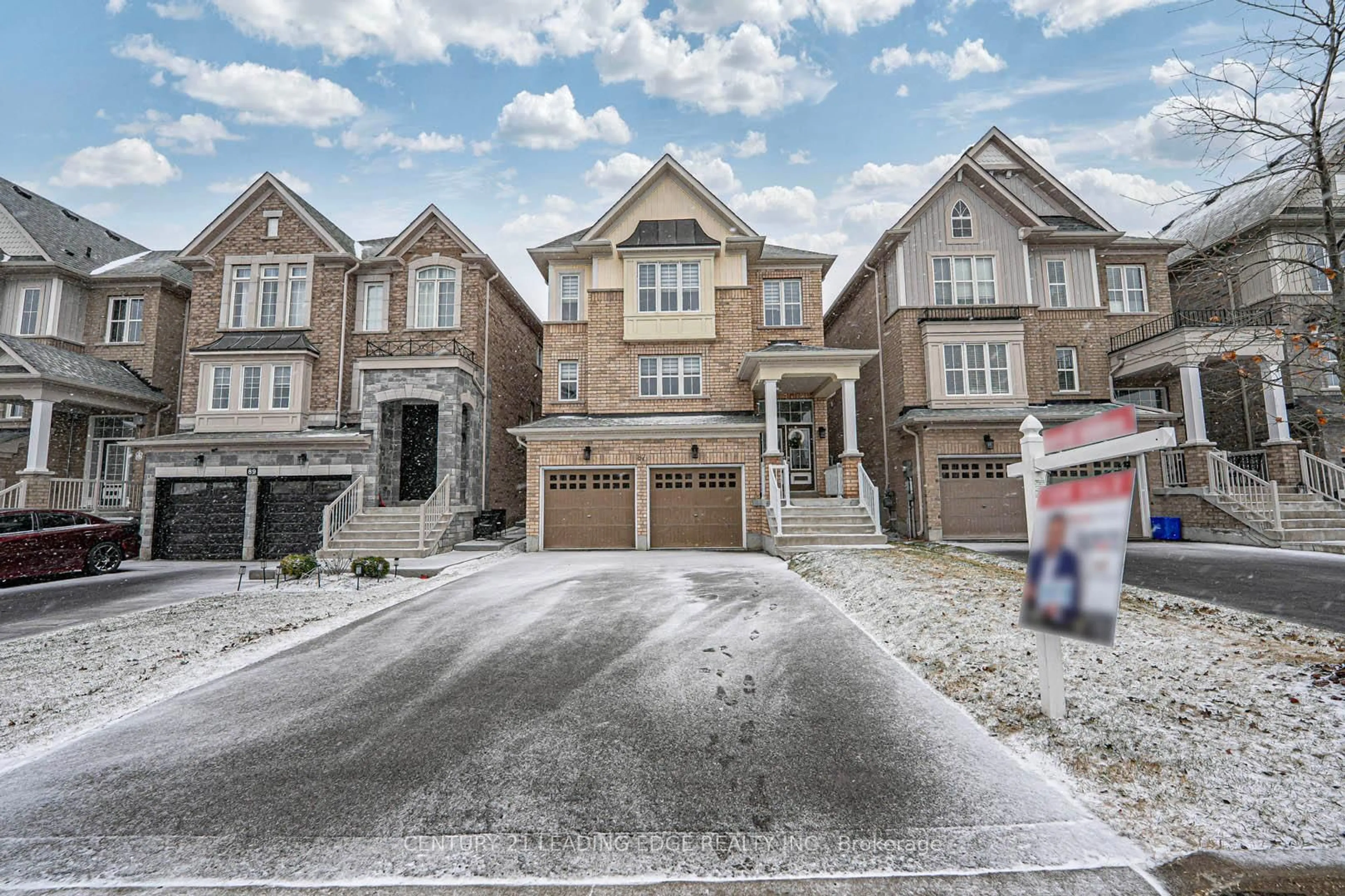 Home with brick exterior material, street for 87 Ridge Gate Cres, East Gwillimbury Ontario L0G 1M0