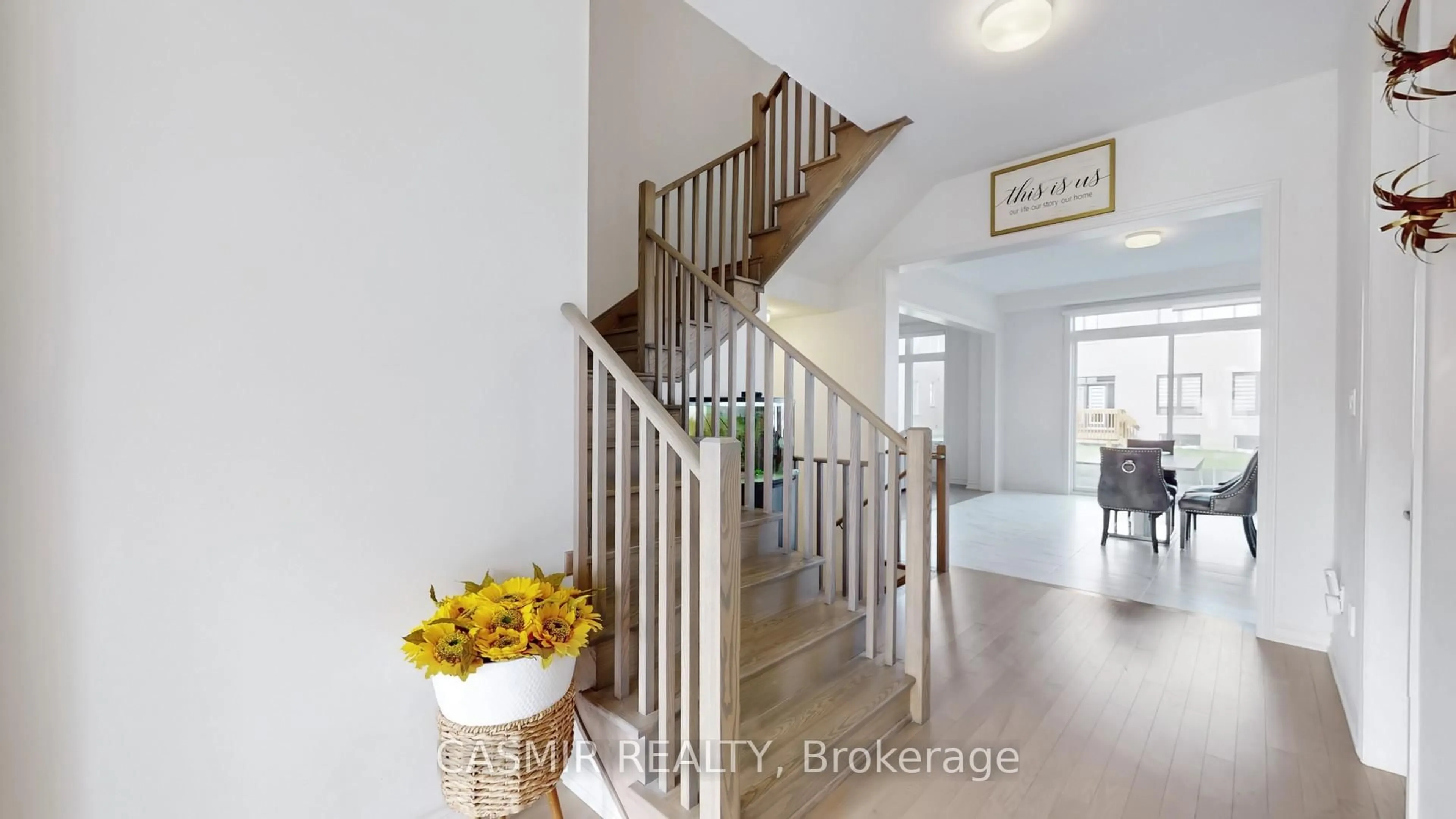 Indoor entryway for 25 Bellflower Cres, Adjala-Tosorontio Ontario L0G 1W0