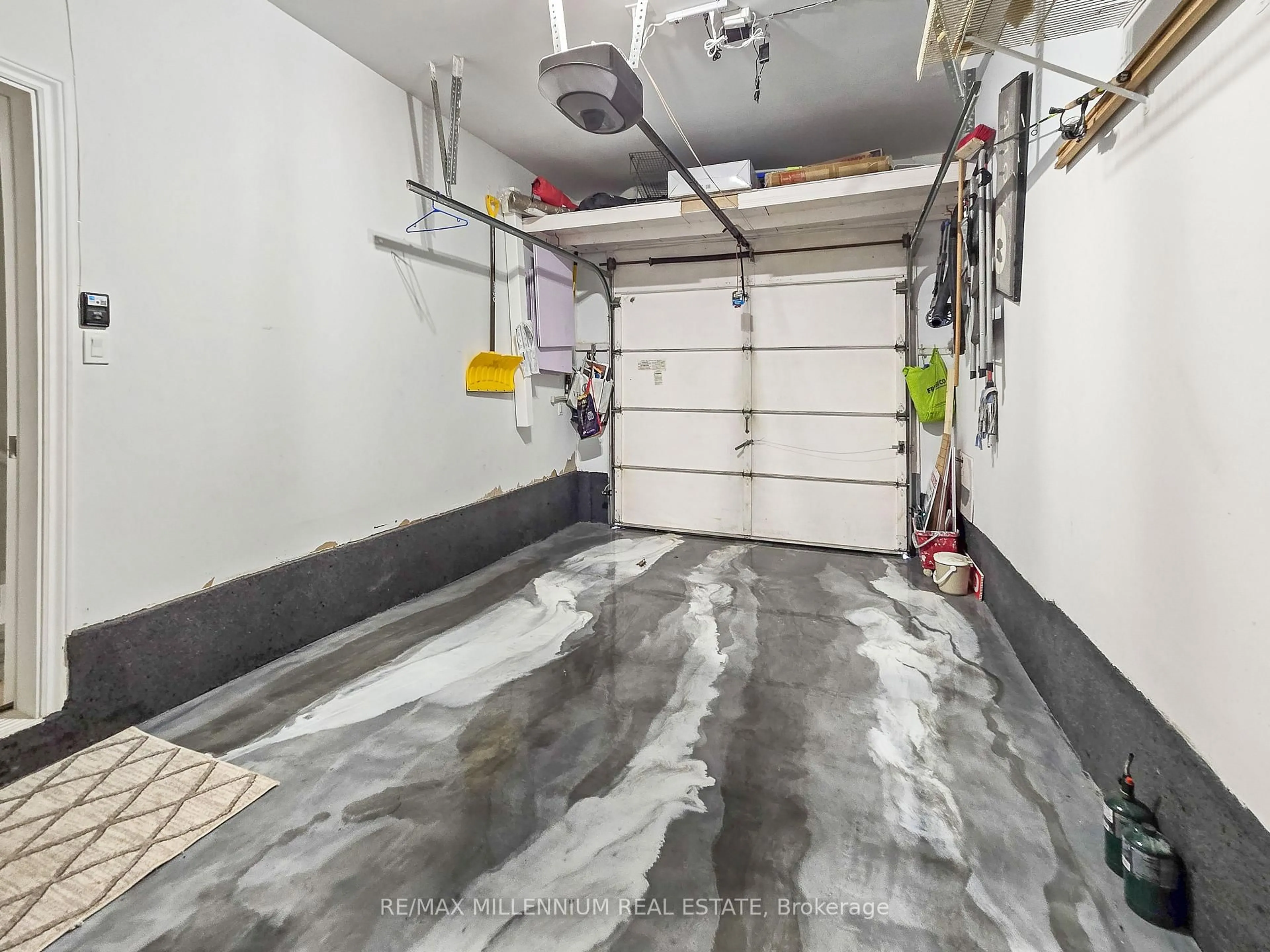 Indoor garage for 48 Thicket Tr, Vaughan Ontario L4H 1Y1