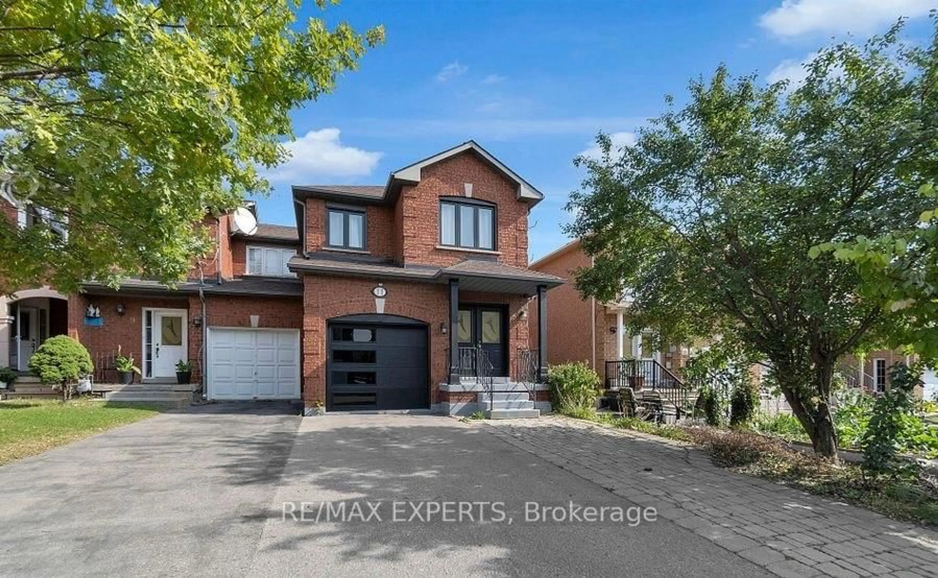 Home with brick exterior material, street for 11 Wedgewood Pl, Vaughan Ontario L4K 4X7