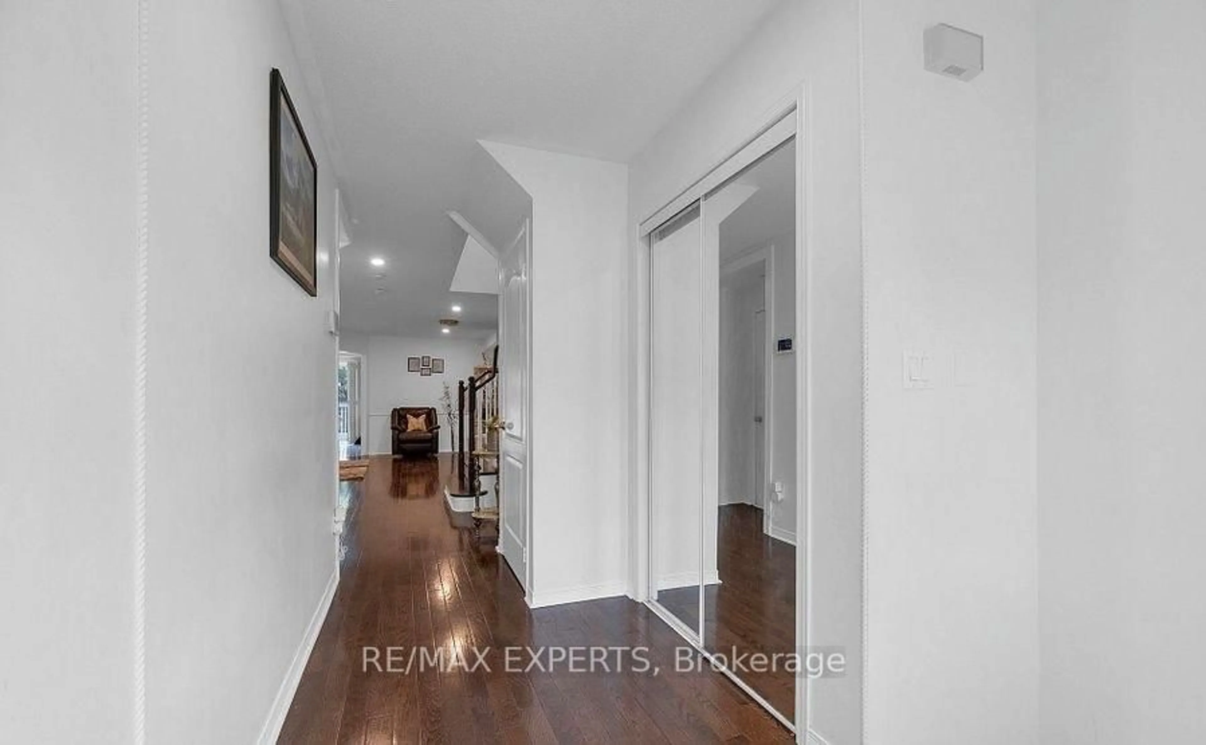 Indoor entryway for 11 Wedgewood Pl, Vaughan Ontario L4K 4X7