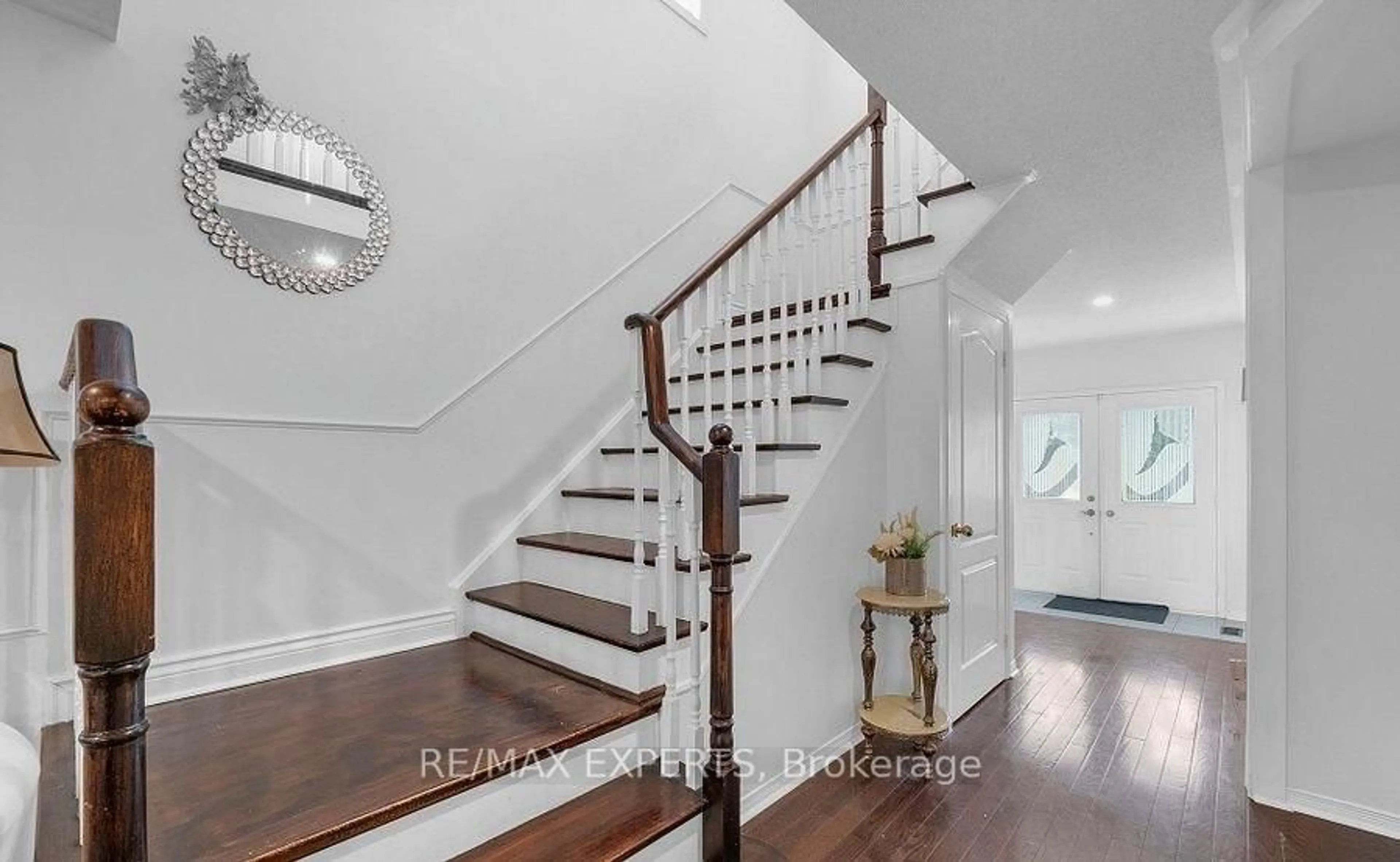 Indoor entryway for 11 Wedgewood Pl, Vaughan Ontario L4K 4X7