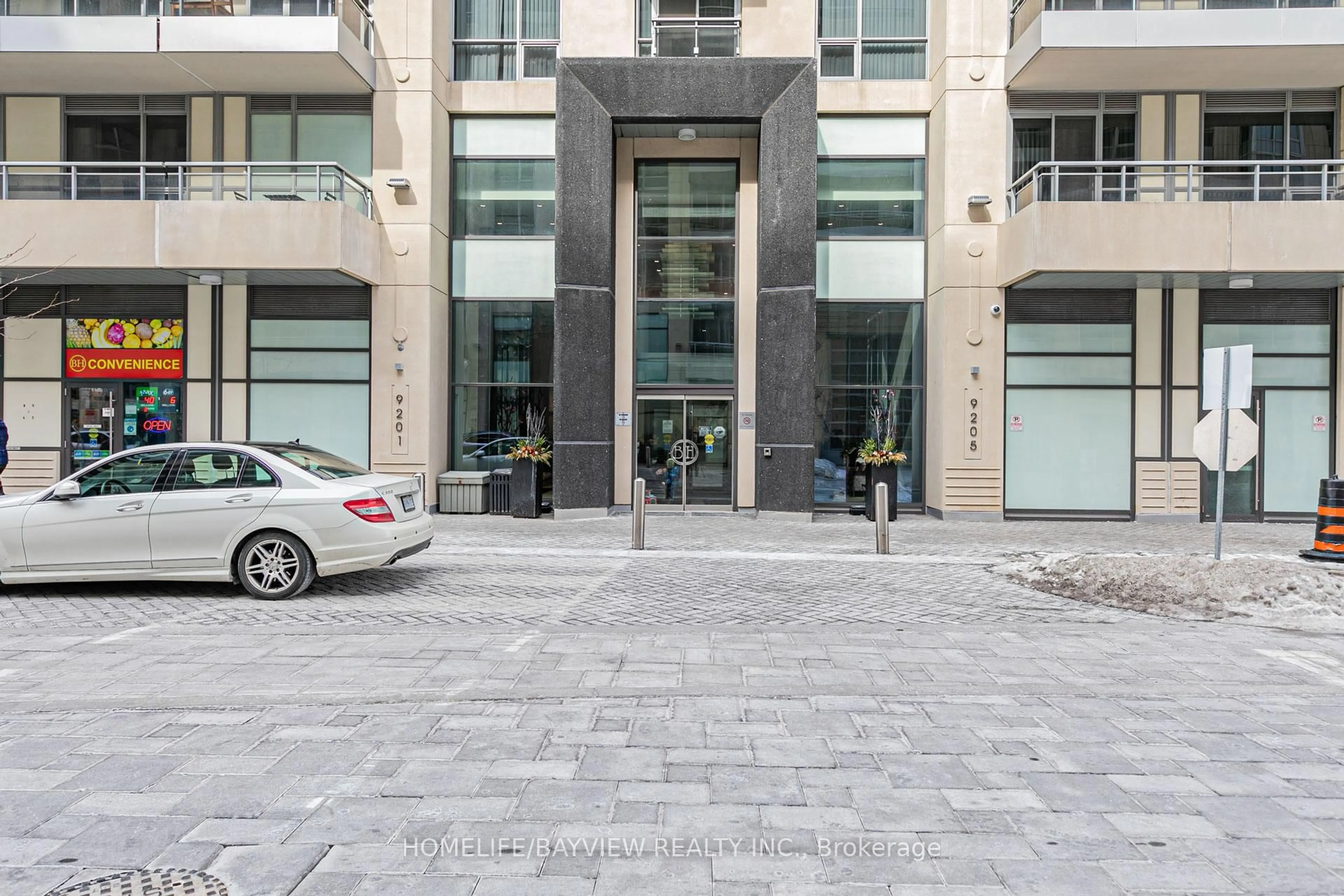 Unknown for 9205 Yonge St #704, Richmond Hill Ontario L4C 1V5