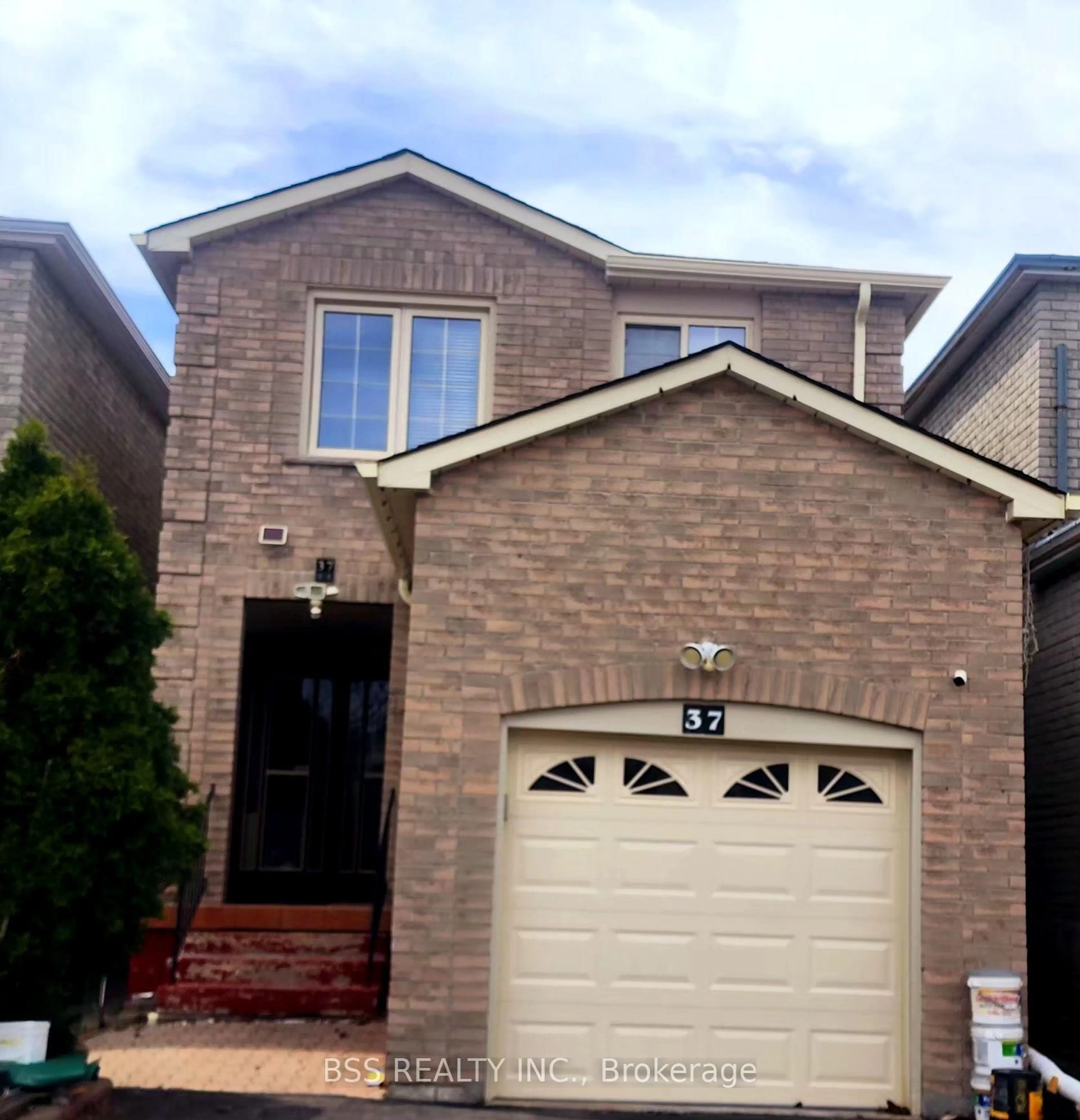 Home with brick exterior material, street for 37 Miles Farm Rd, Markham Ontario L3S 2C2