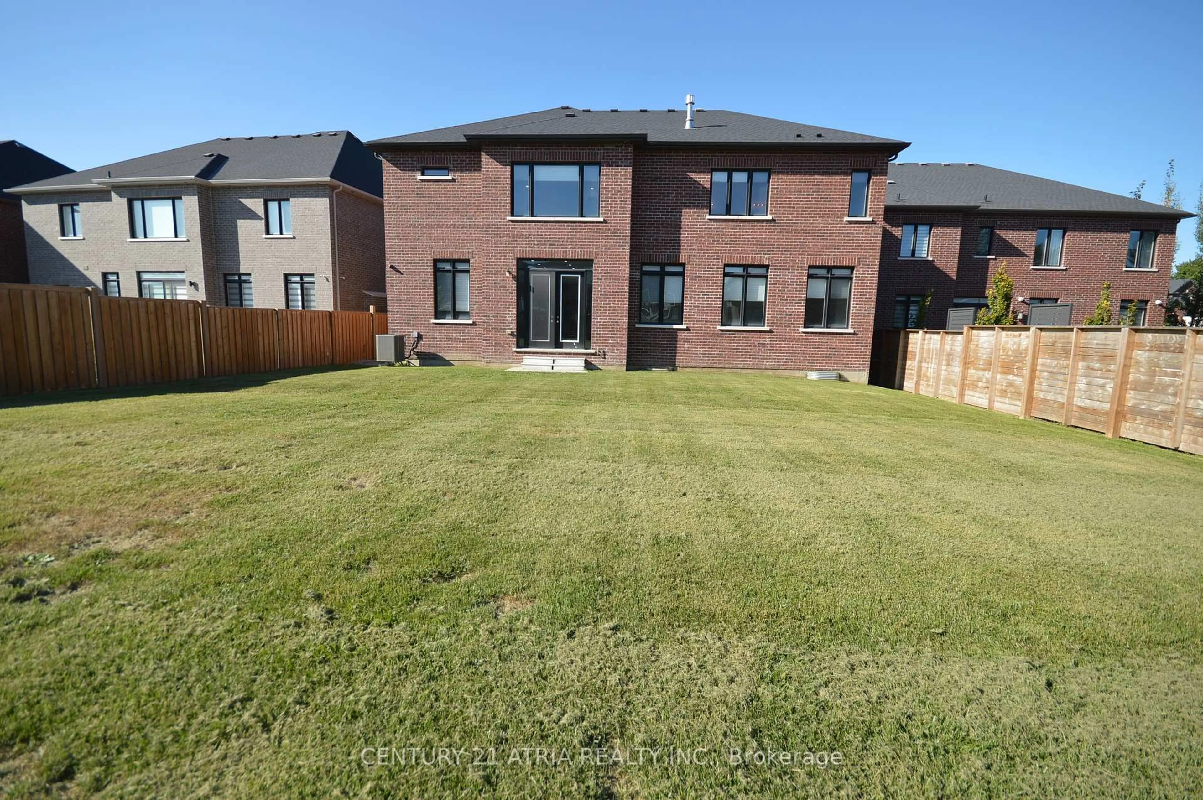 A pic from outside/outdoor area/front of a property/back of a property/a pic from drone, unknown for 19 Mumberson St, Innisfil Ontario L0L 1L0