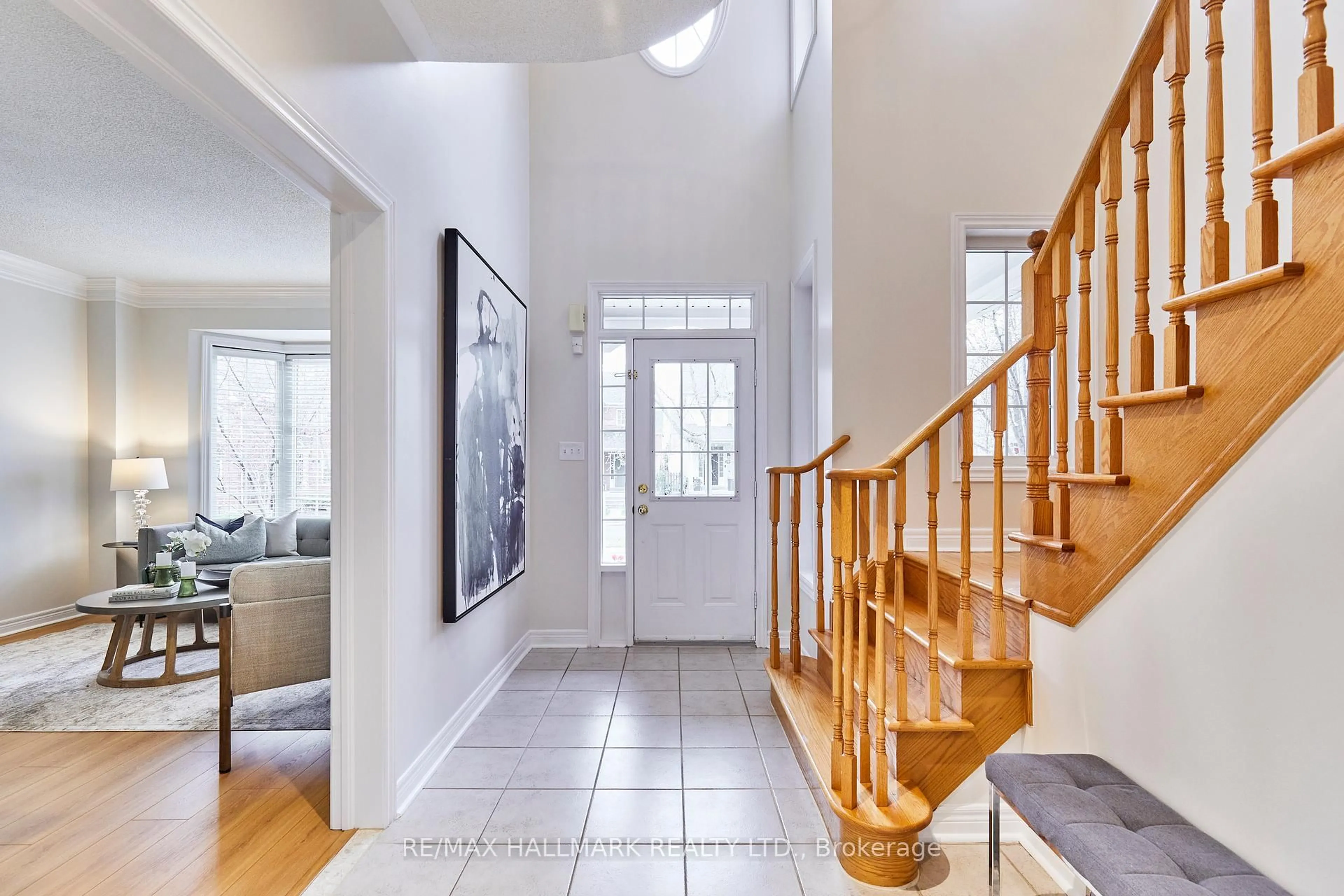 Indoor entryway for 259 Country Glen Rd, Markham Ontario L6B 1C3