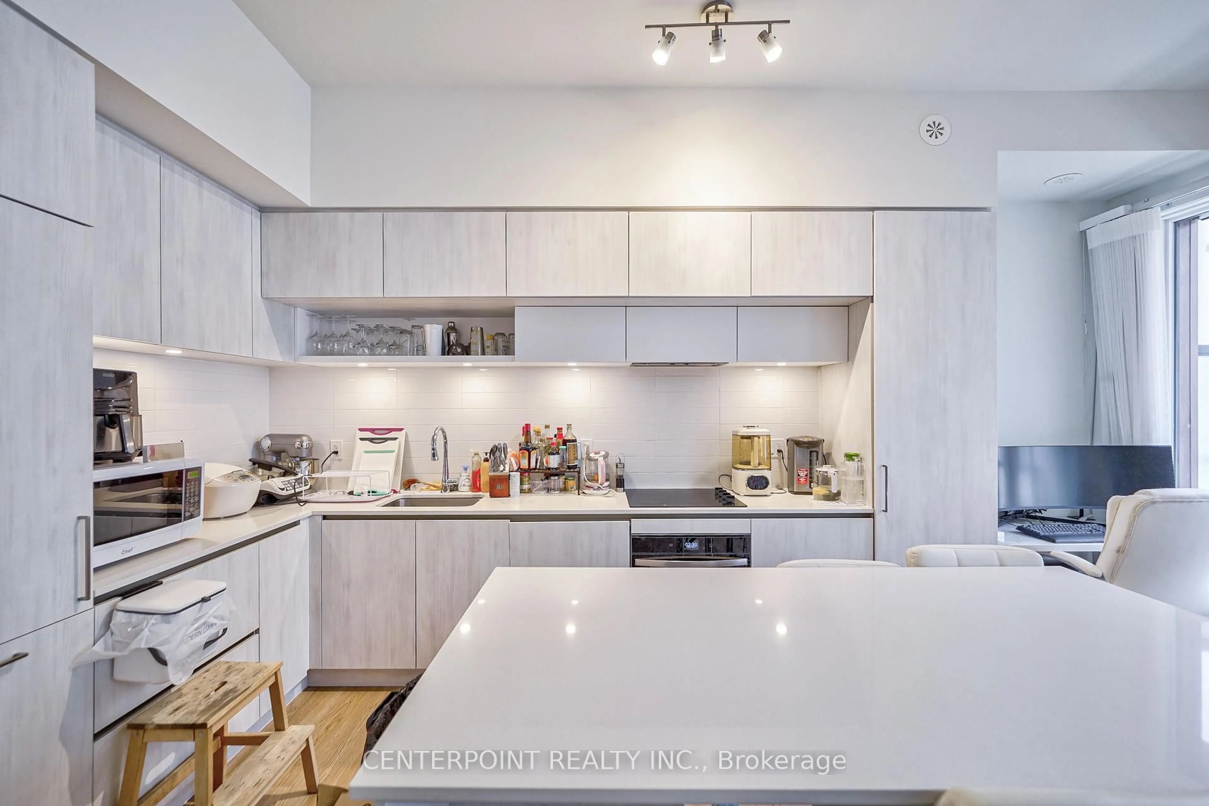 Contemporary kitchen, unknown for 14 David Eyer Rd #1007, Richmond Hill Ontario L4S 0N4
