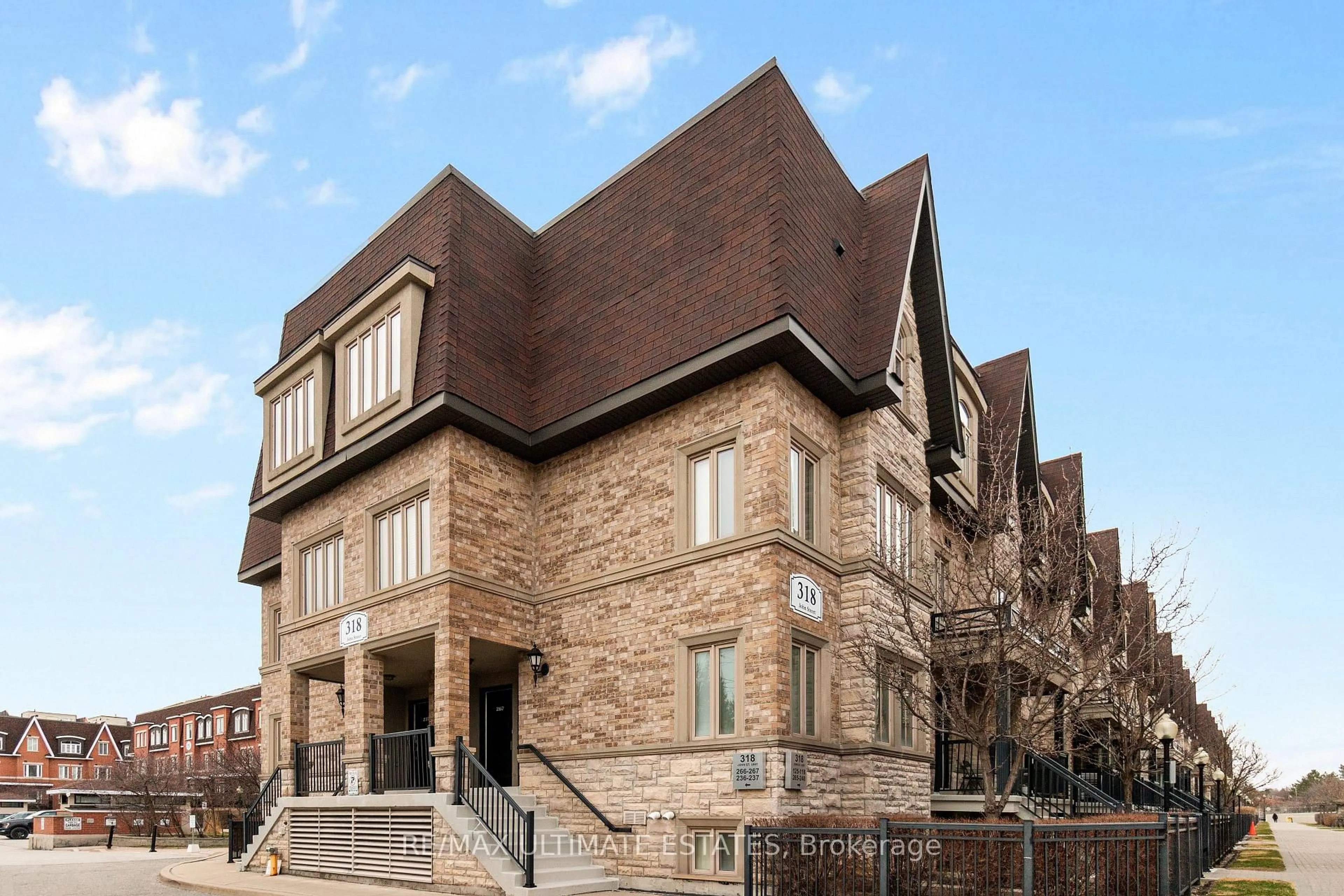 Home with brick exterior material, building for 318 John St #123, Markham Ontario L3T 0B1