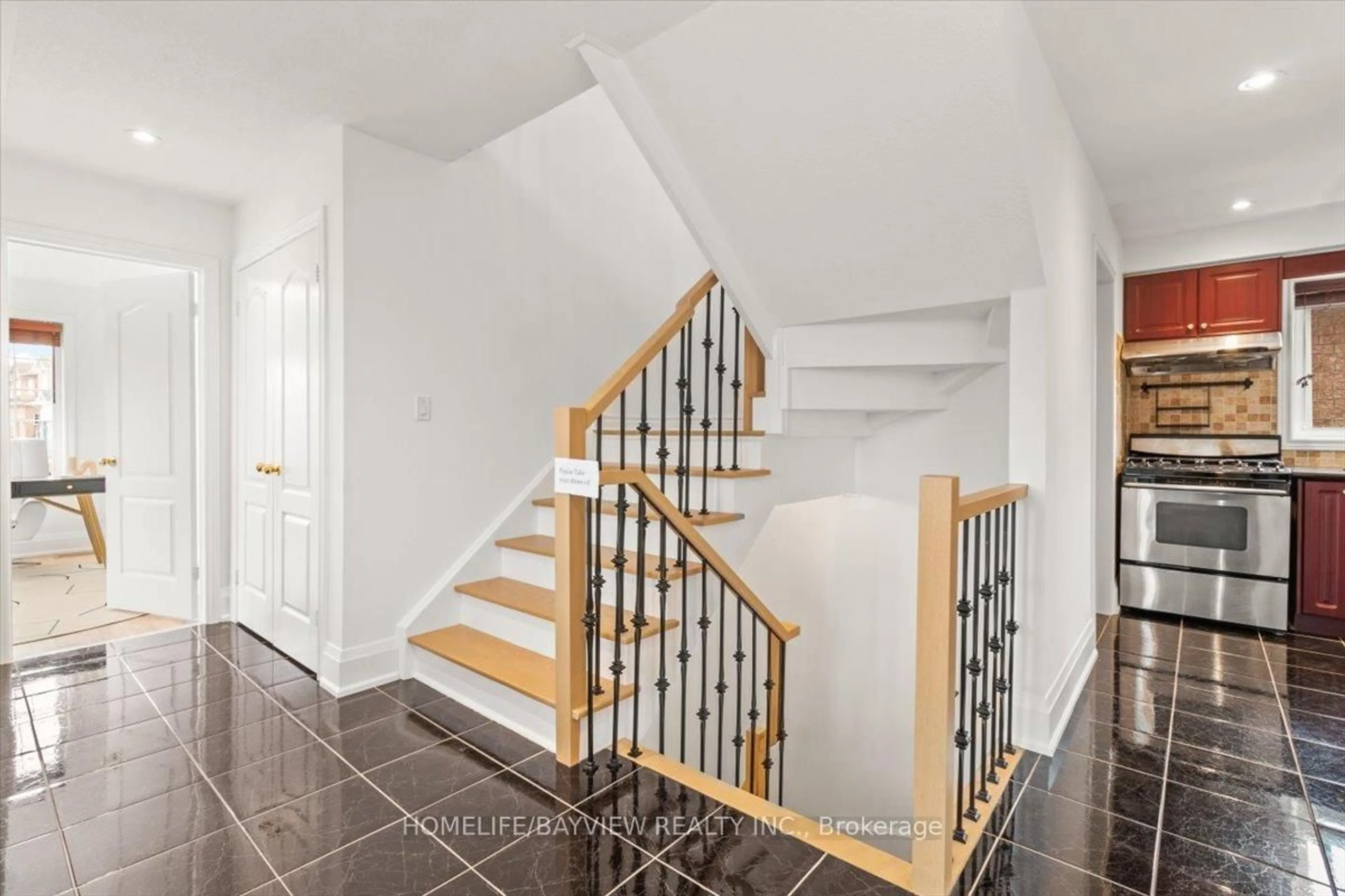 Stairs for 98 Lena Dr, Richmond Hill Ontario L4S 2G8