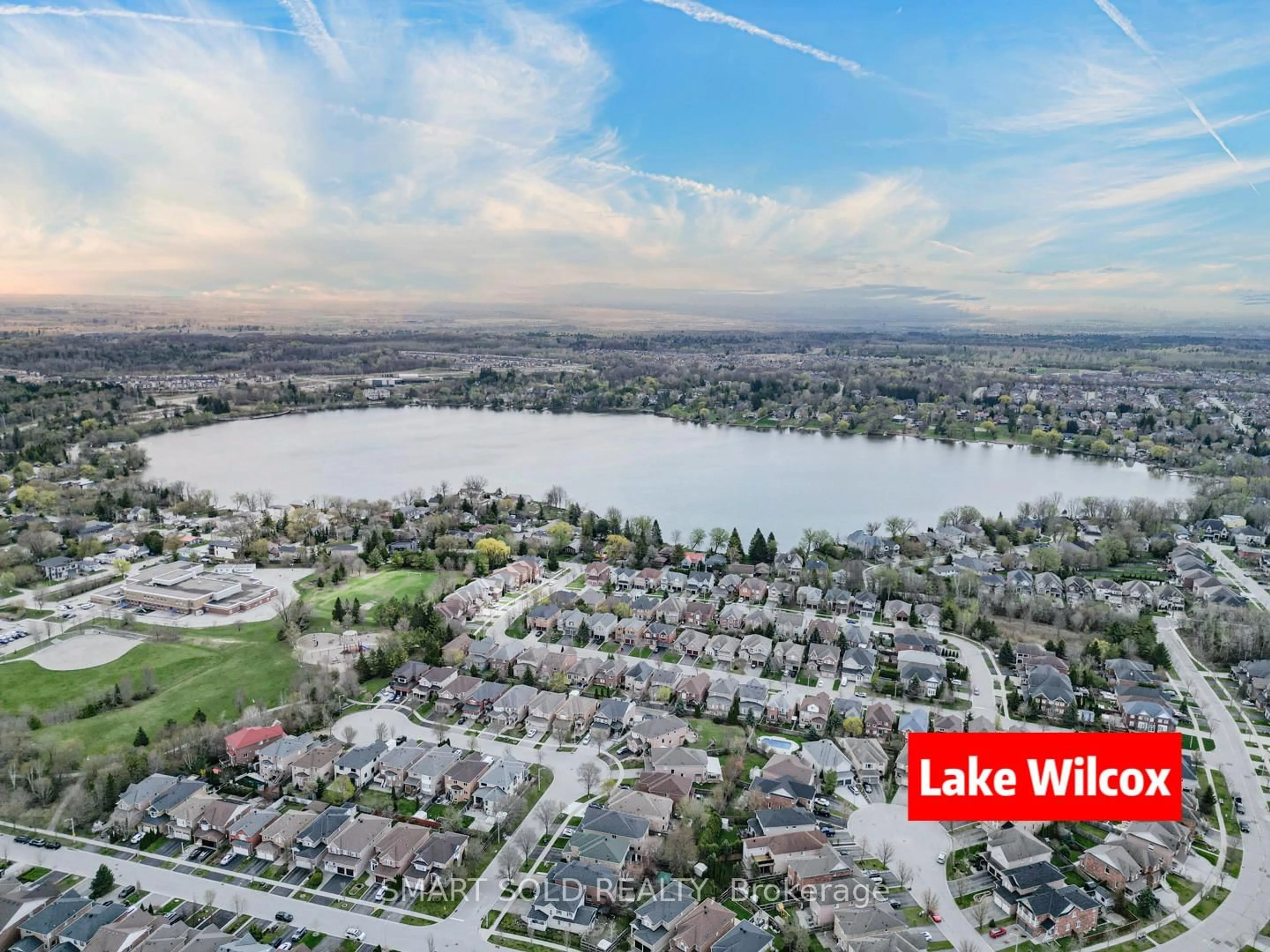 A pic from outside/outdoor area/front of a property/back of a property/a pic from drone, water/lake/river/ocean view for 31 Fitzwilliam Ave, Richmond Hill Ontario L4E 4N8