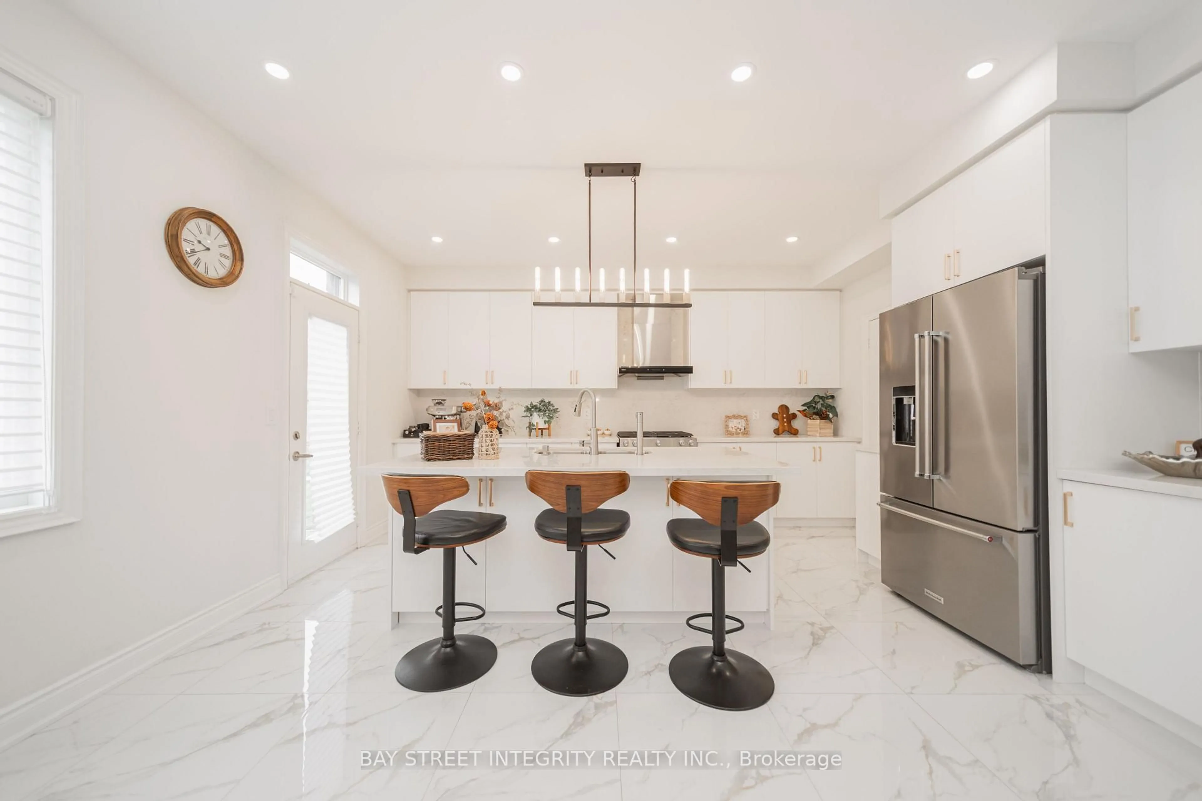 Contemporary kitchen, ceramic/tile floor for 147 Prairie Rose Dr, Richmond Hill Ontario L4S 0M9