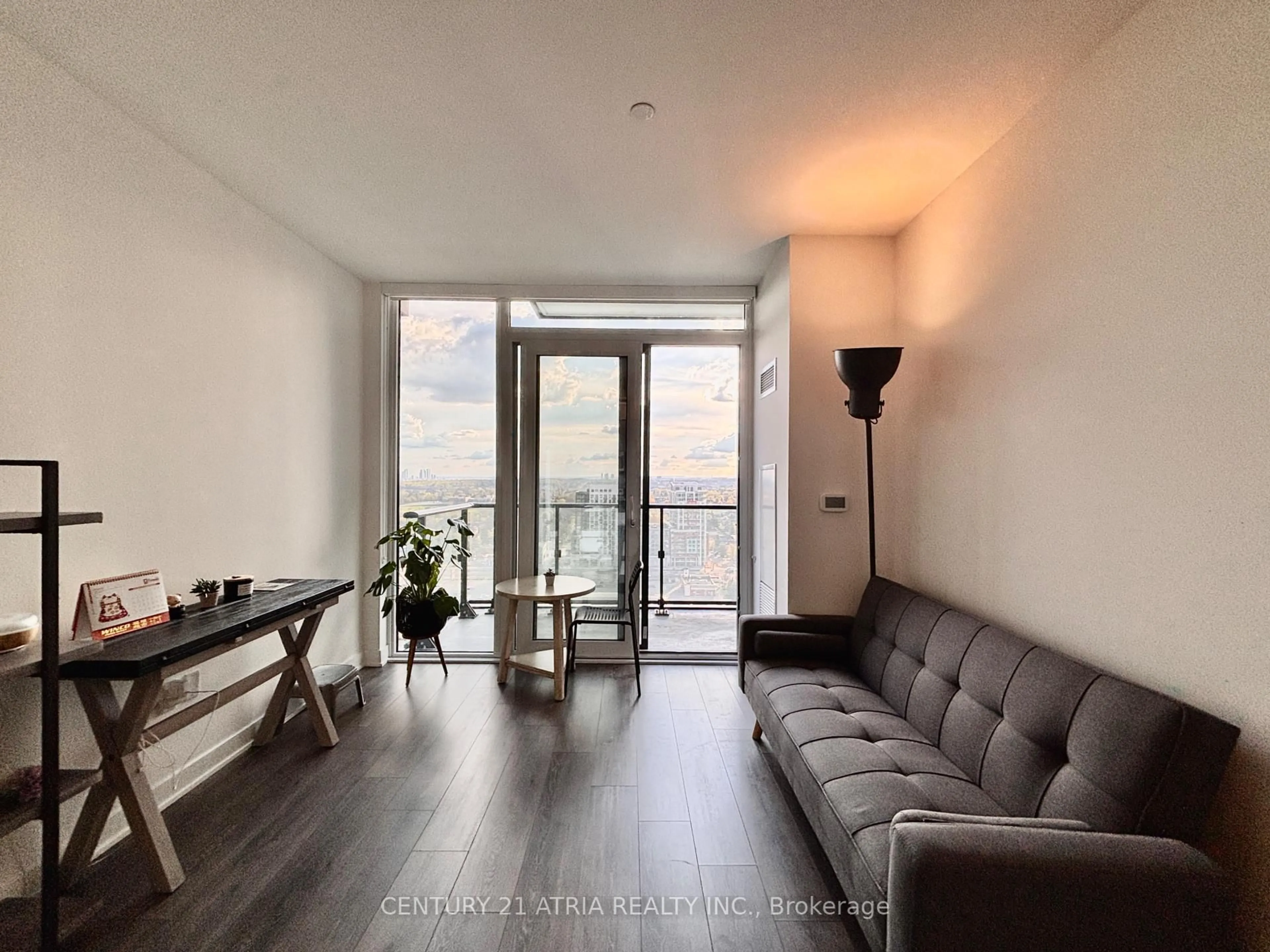 Living room with furniture, unknown for 105 Oneida Cres #2101, Richmond Hill Ontario L4B 0H6