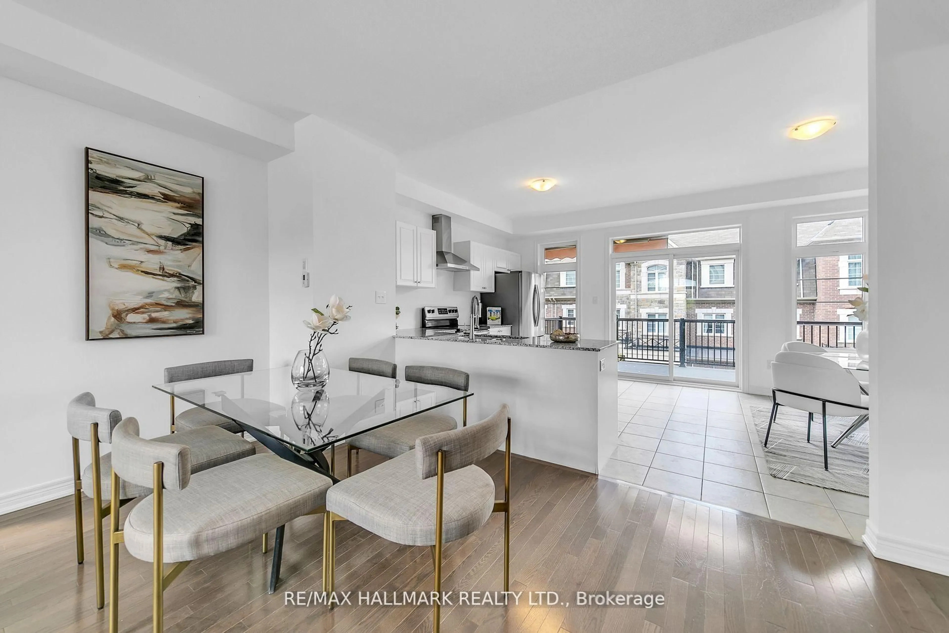 Open concept kitchen, unknown for 284 King Rd, Richmond Hill Ontario L4E 1H3