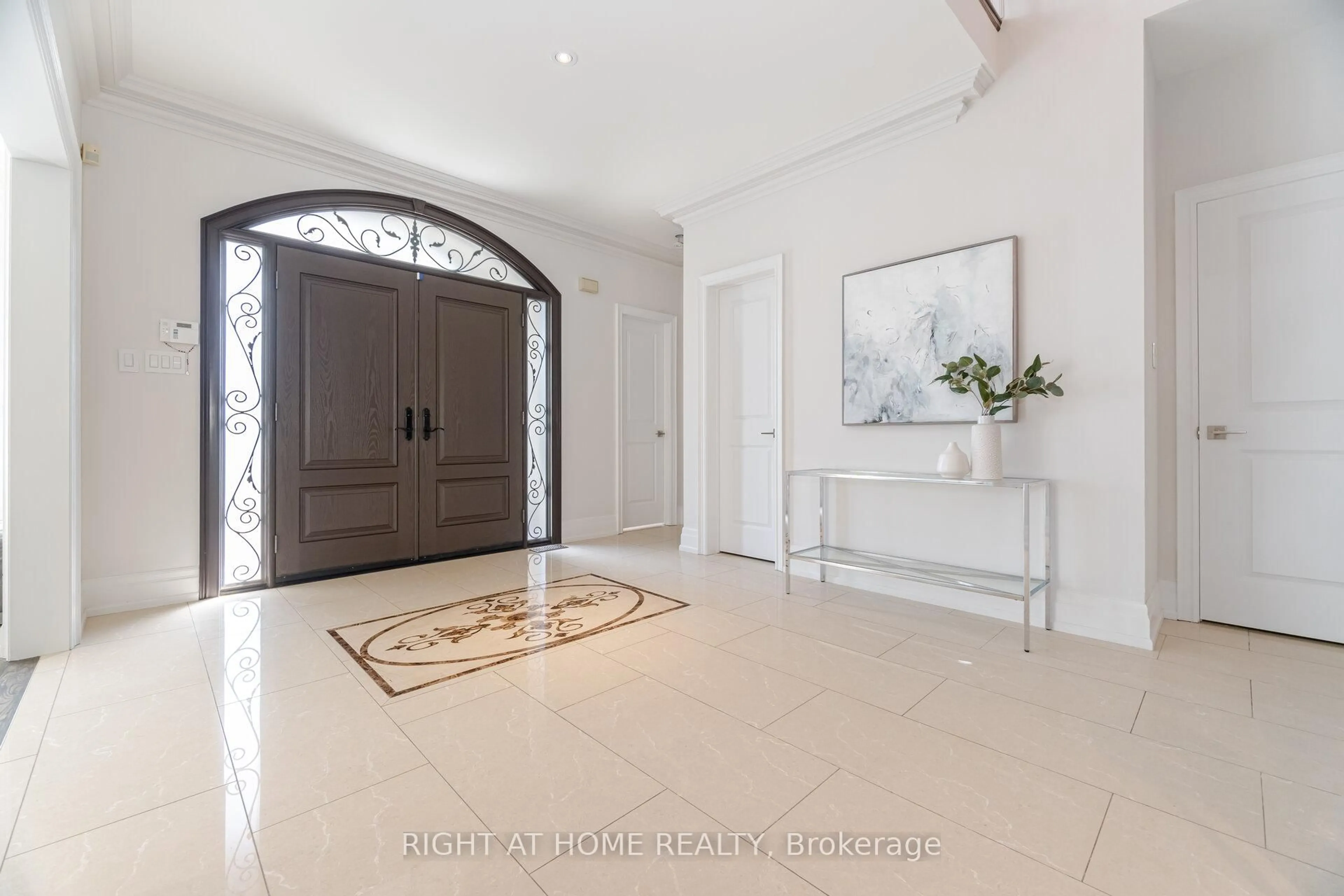 Indoor entryway for 110 Green Manor Cres, Vaughan Ontario L4L 9R7