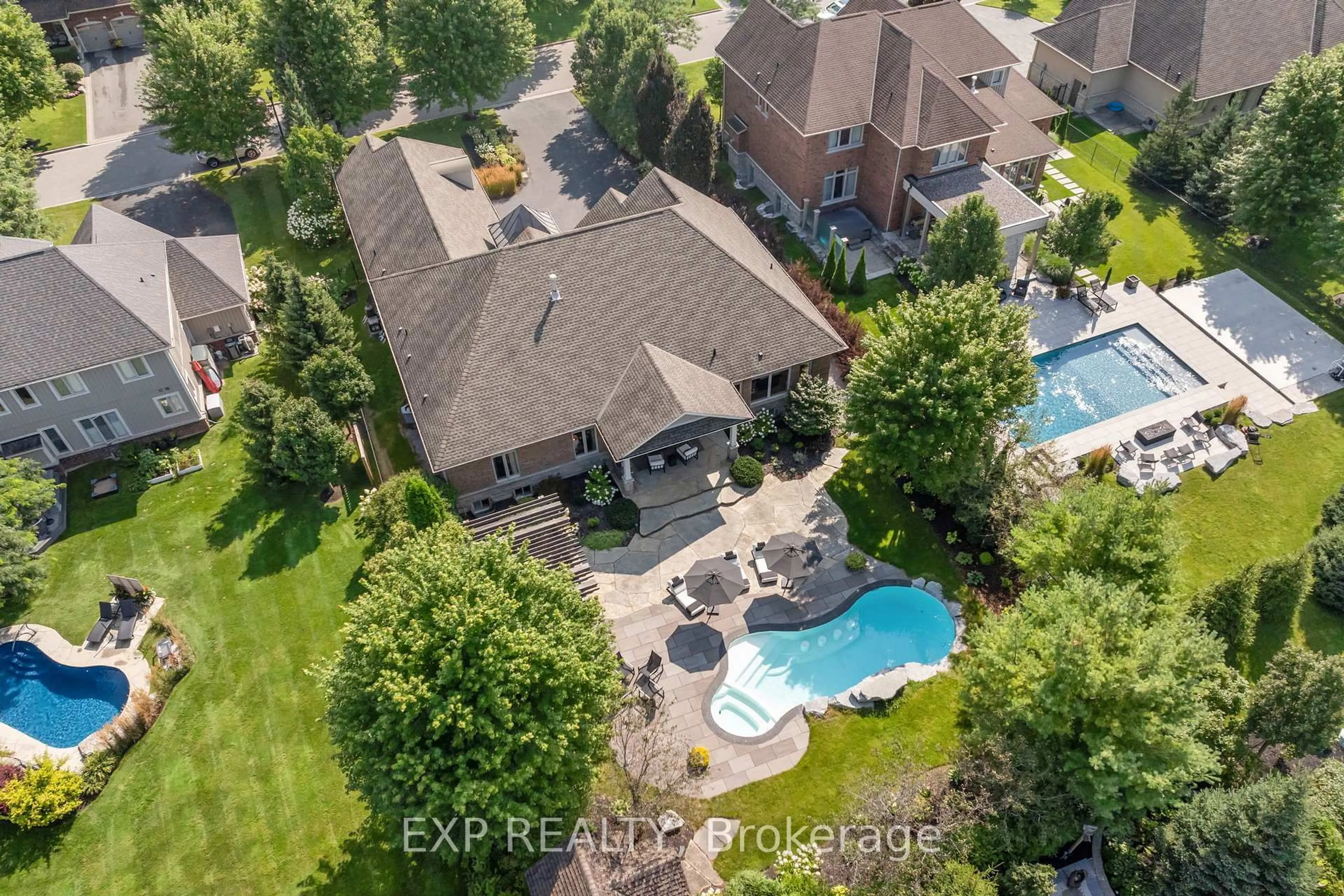 A pic from outside/outdoor area/front of a property/back of a property/a pic from drone, water/lake/river/ocean view for 53 Country Club Cres, Uxbridge Ontario L9P 0B8