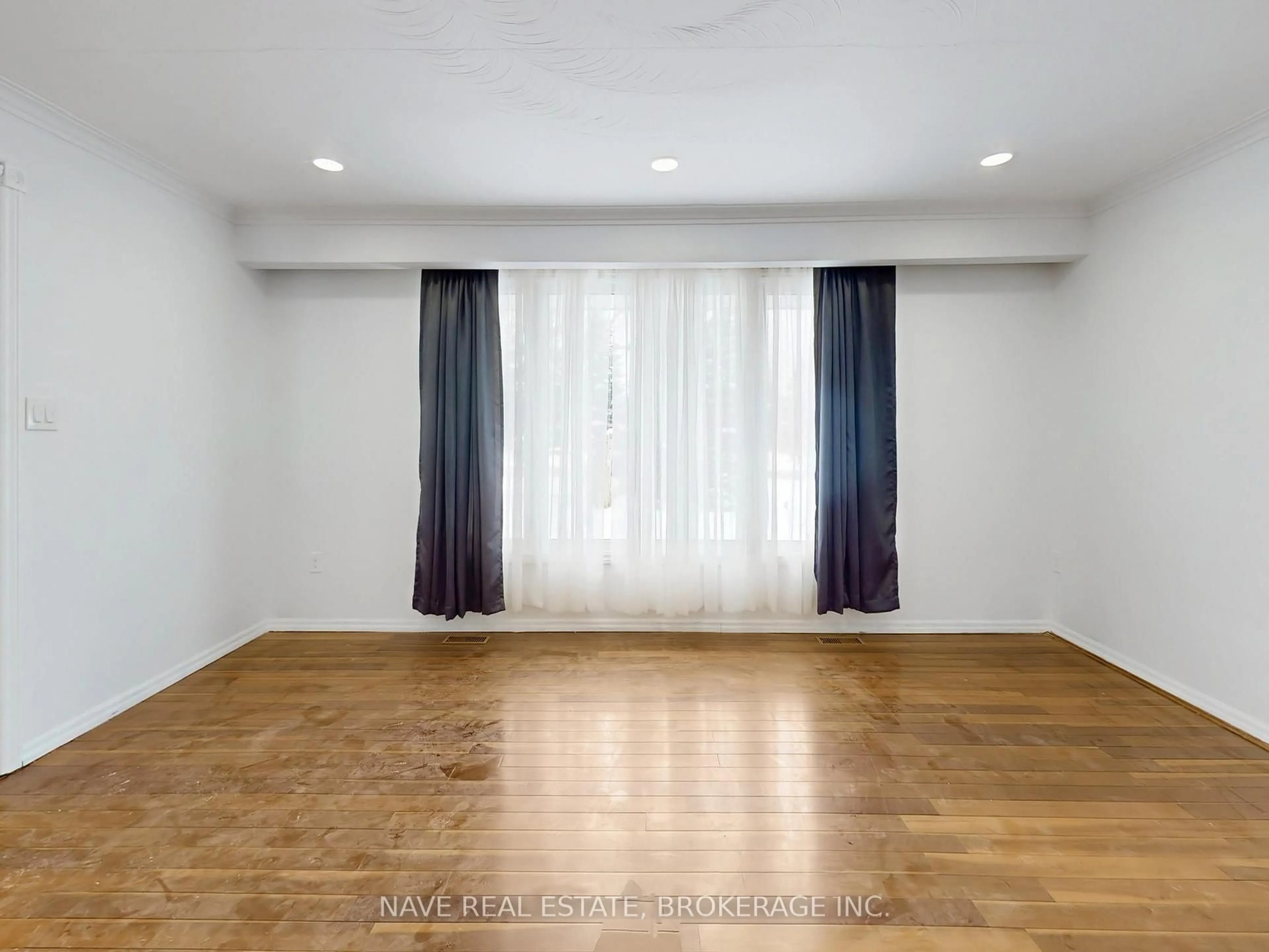 A pic of a room for 20015 Bathurst St, East Gwillimbury Ontario L9N 1N3