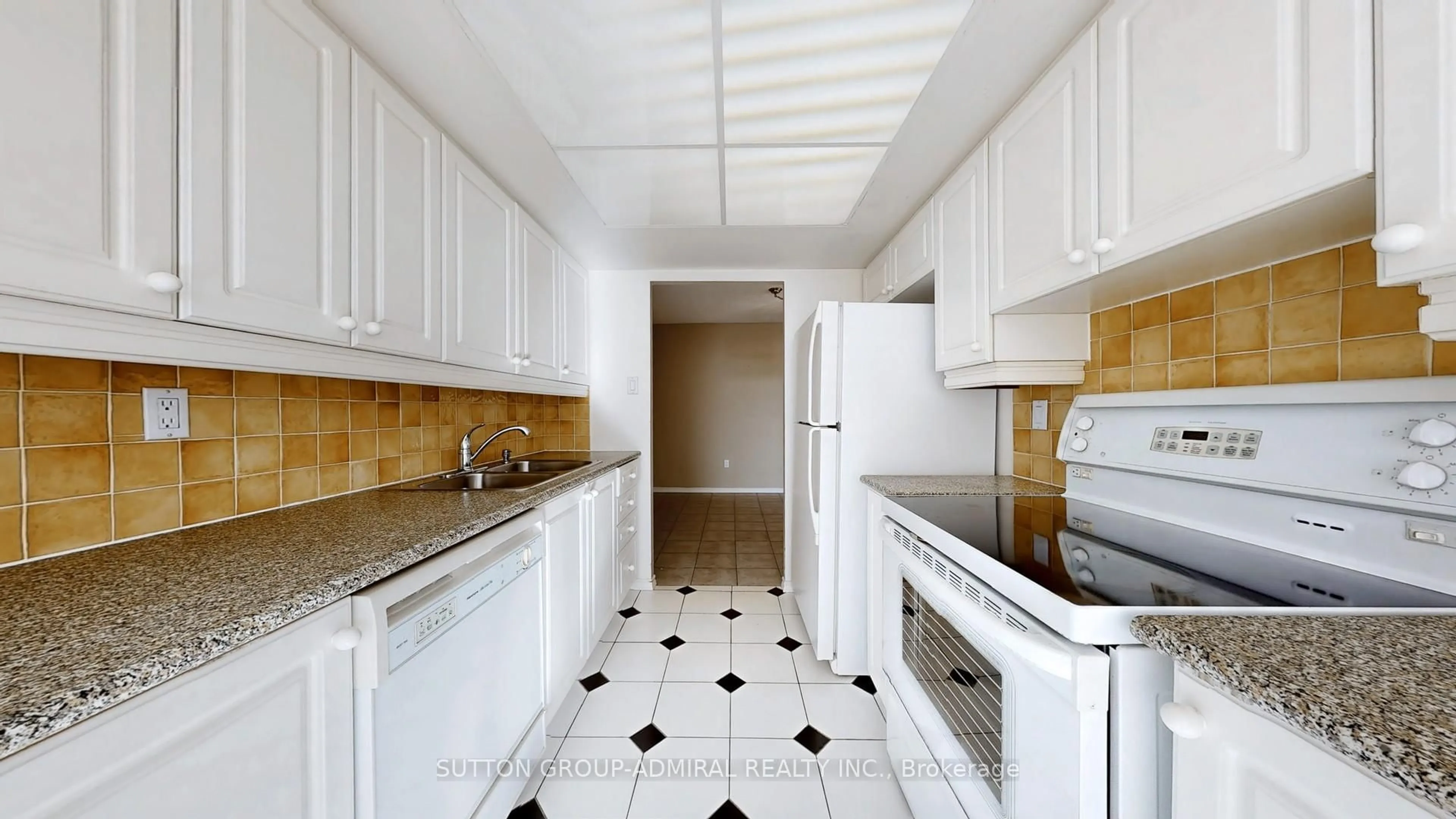 Standard kitchen, ceramic/tile floor for 7460 Bathurst St #512, Vaughan Ontario L4J 7K9