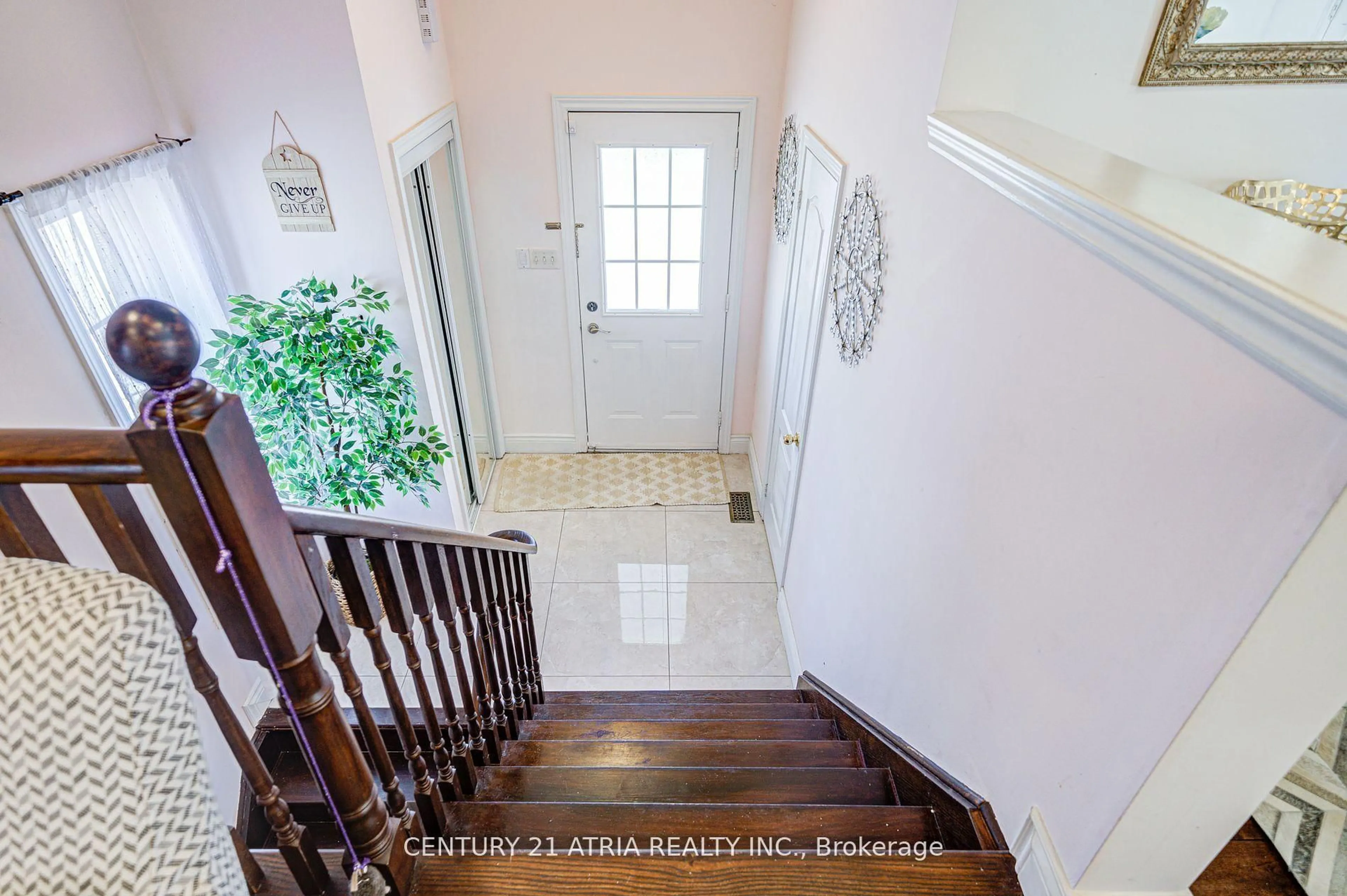 Indoor entryway for 2 Goyo Gate, Vaughan Ontario L6A 3T5