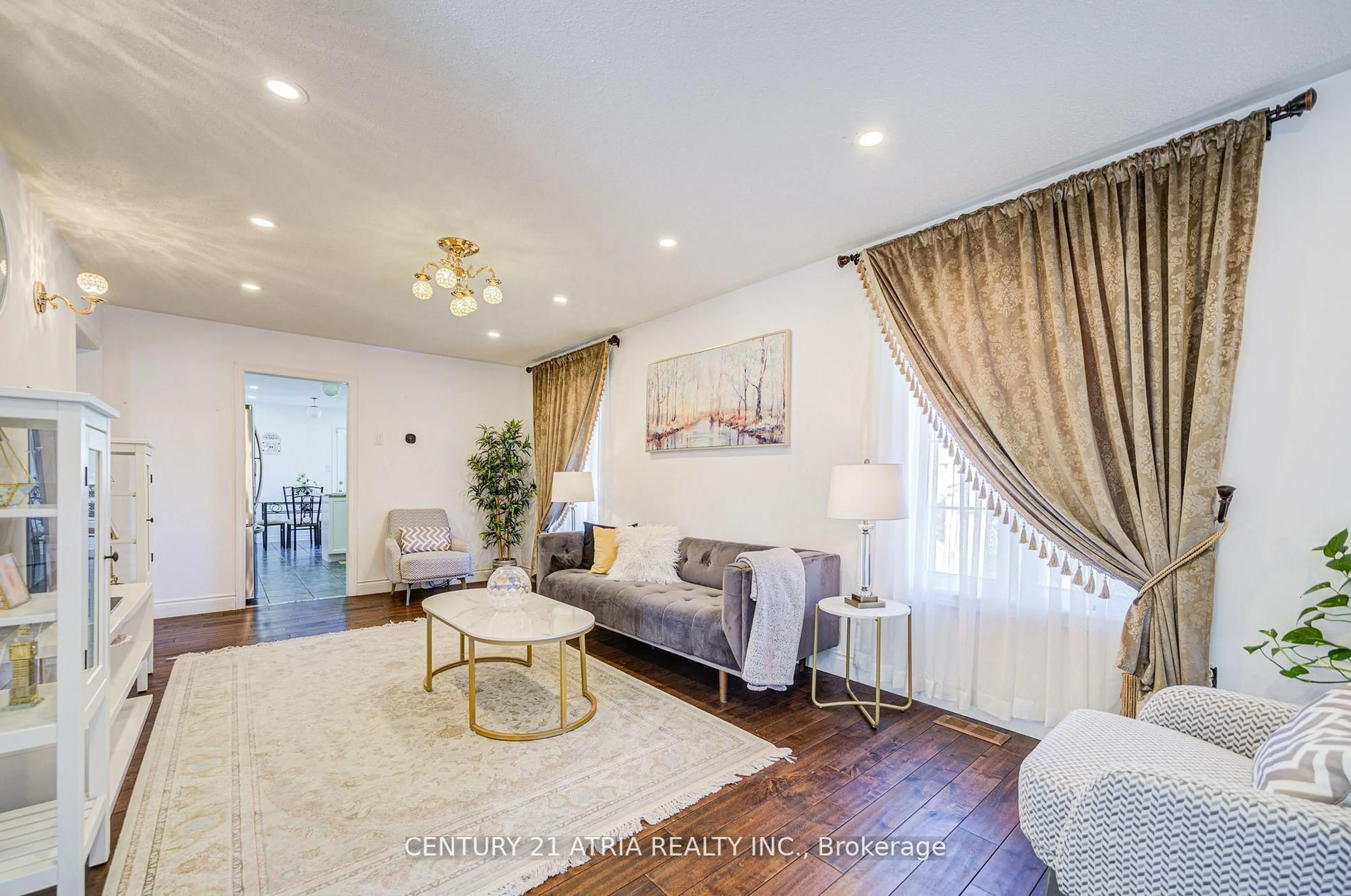 Living room with furniture, wood/laminate floor for 2 Goyo Gate, Vaughan Ontario L6A 3T5