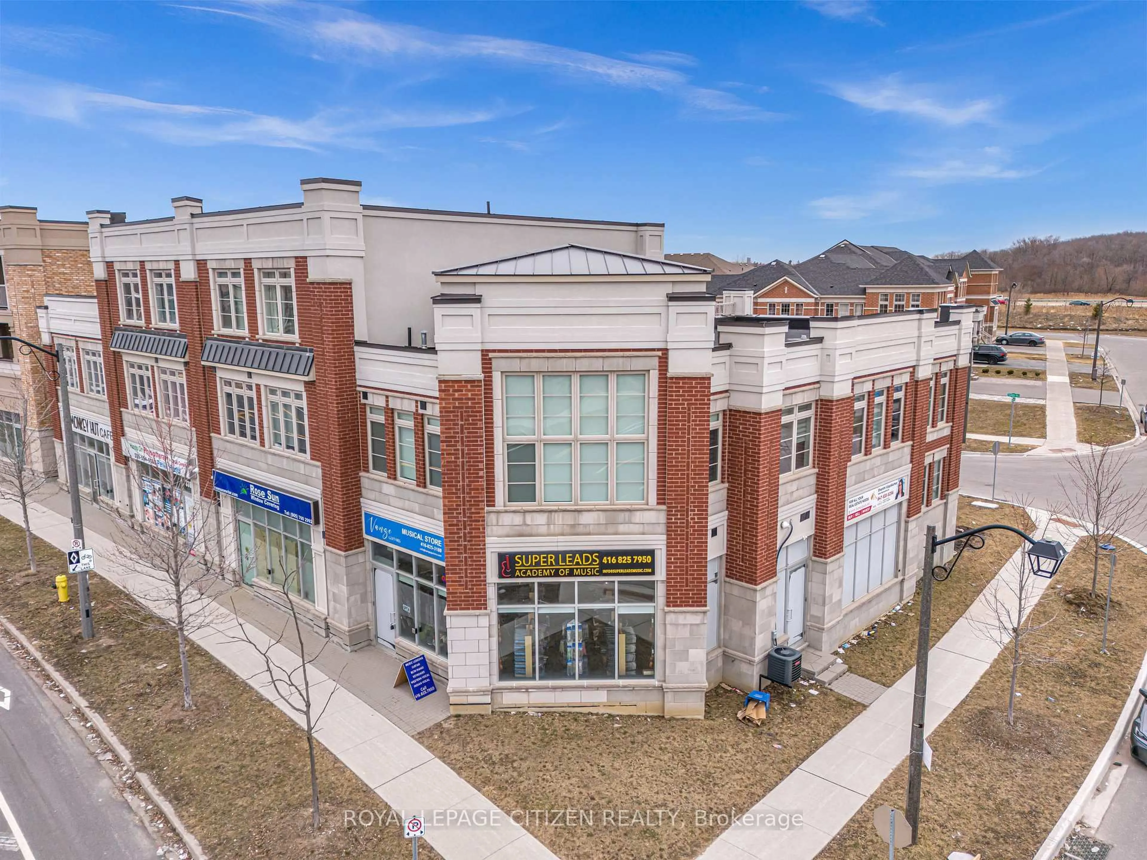 A pic from outside/outdoor area/front of a property/back of a property/a pic from drone, building for 123 Luzon Ave, Markham Ontario L6B 1N8