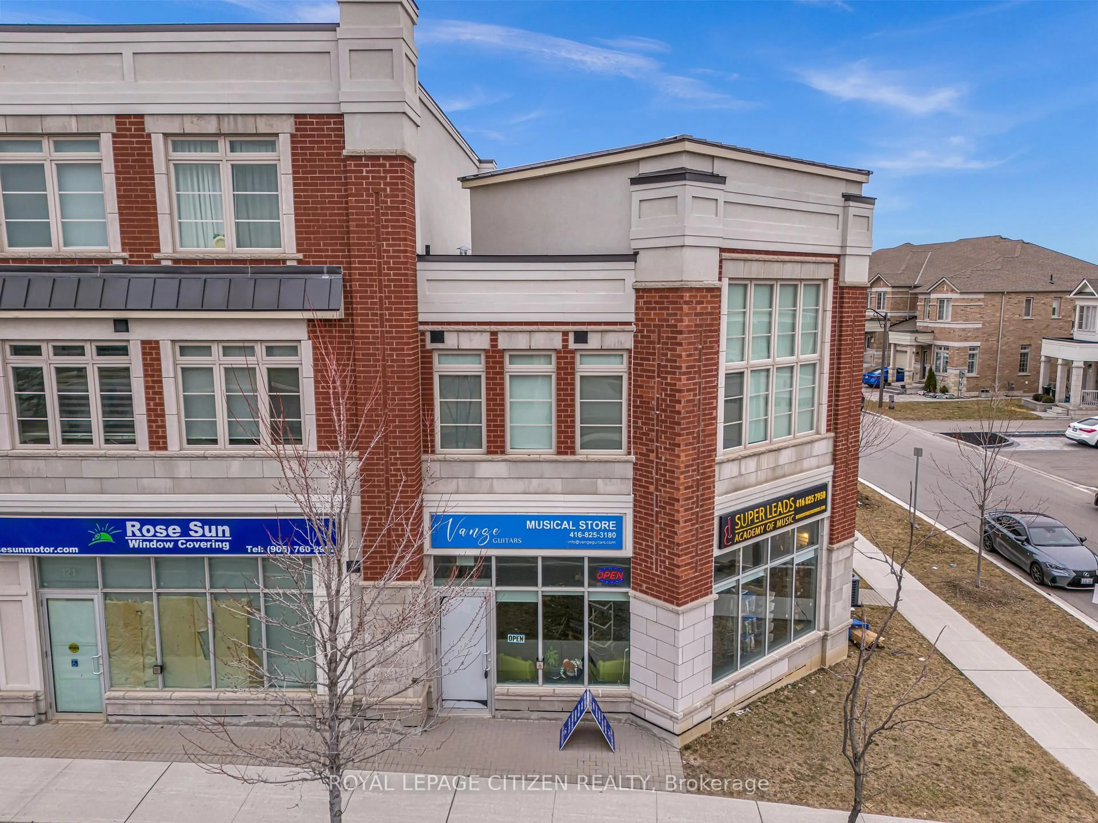 A pic from outside/outdoor area/front of a property/back of a property/a pic from drone, building for 123 Luzon Ave, Markham Ontario L6B 1N8