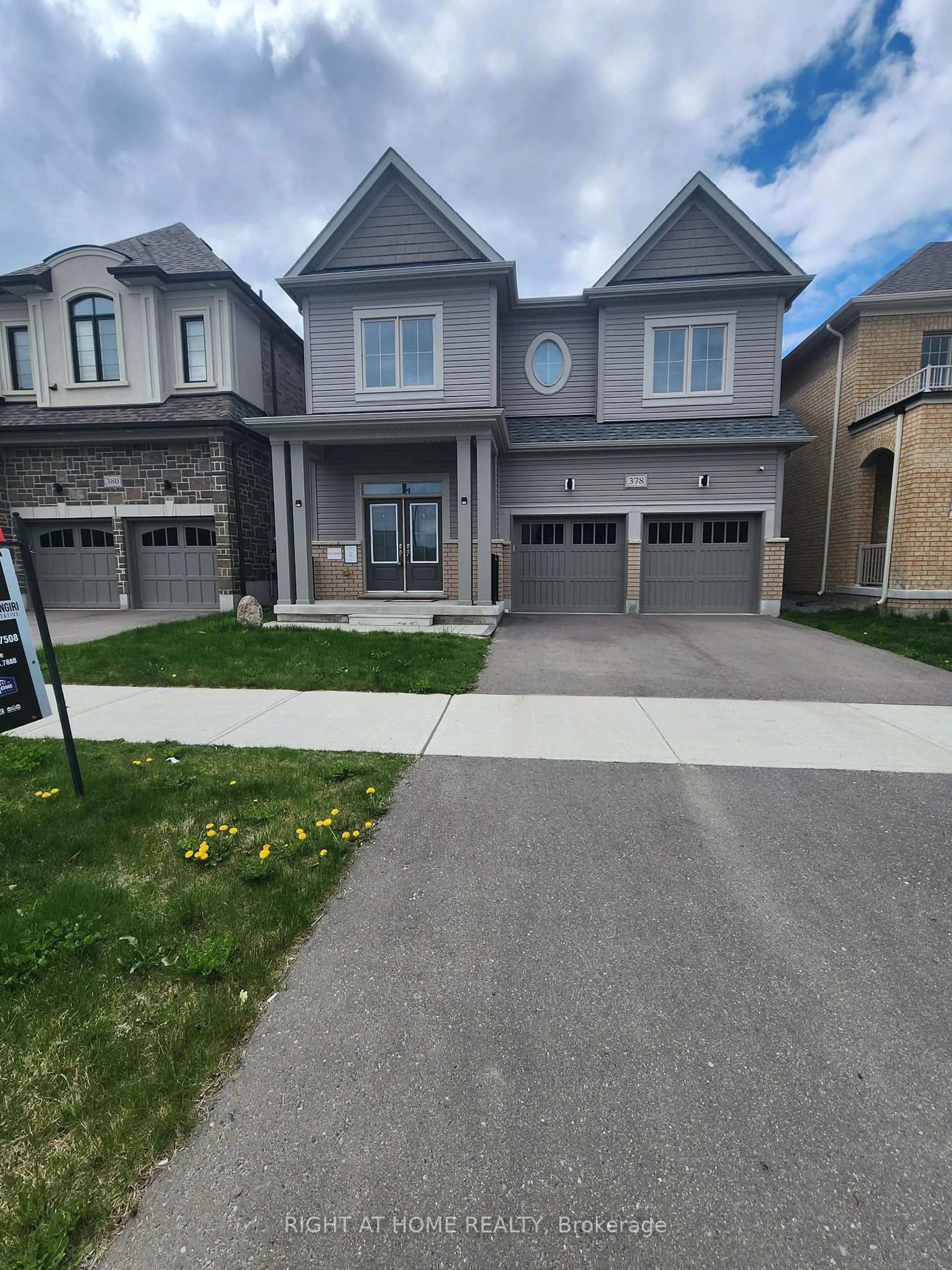 Unknown for 378 Danny Wheeler Blvd, Georgina Ontario L4P 0K2