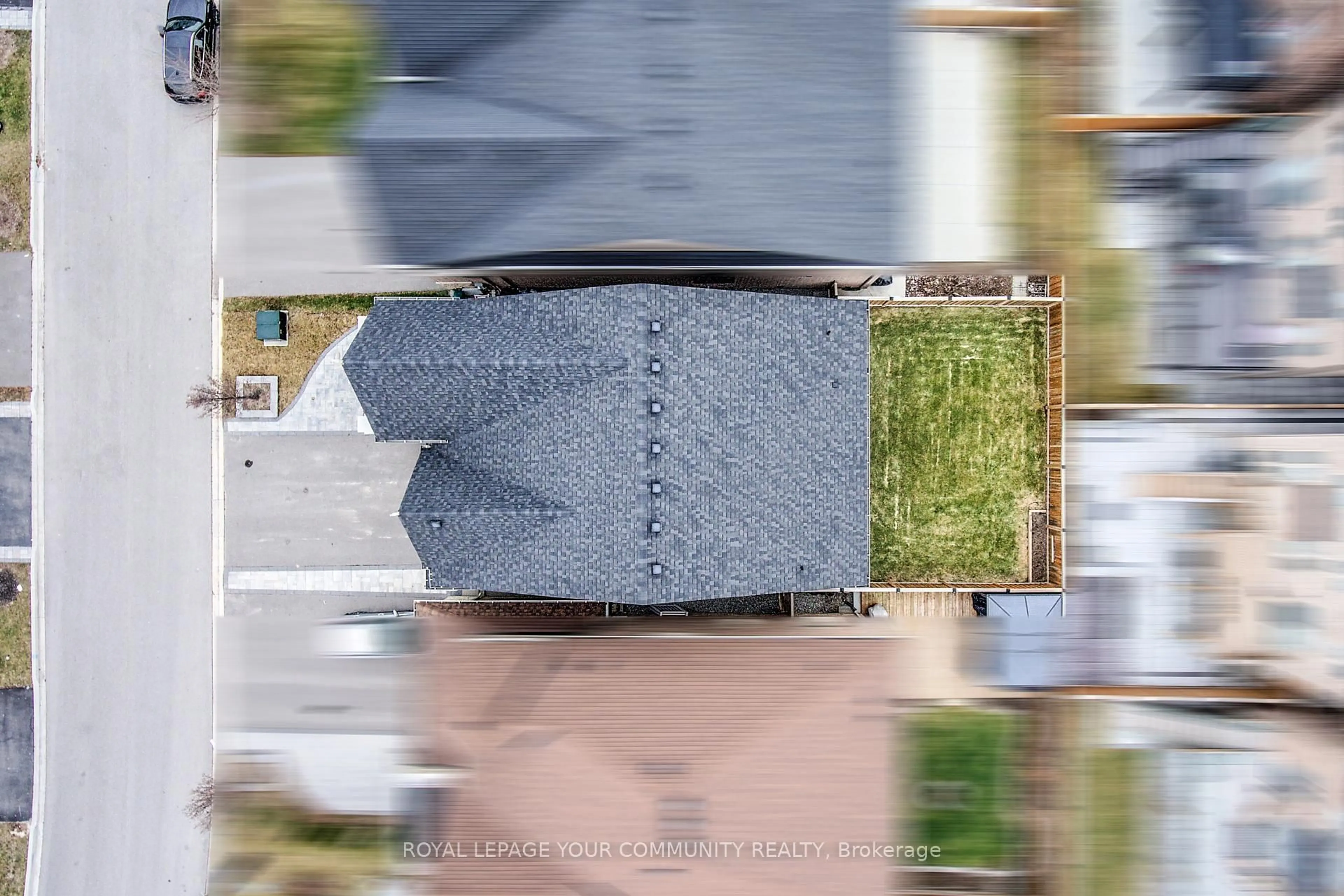 A pic from outside/outdoor area/front of a property/back of a property/a pic from drone, street for 14 Beaconsfield Dr, Vaughan Ontario L4H 4L5
