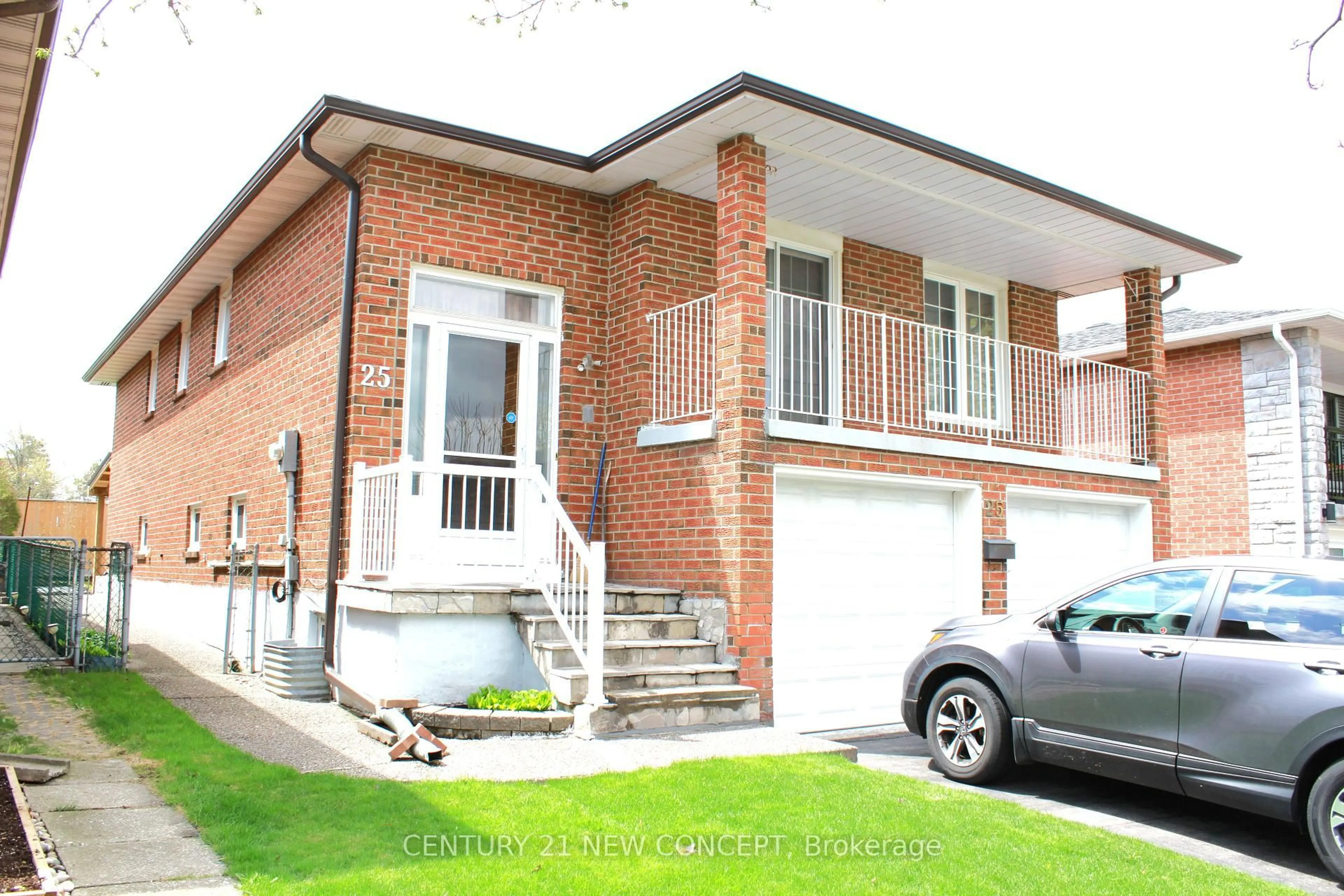 Home with brick exterior material, street for 25 Quaker Ridge Rd, Vaughan Ontario L4K 2E5