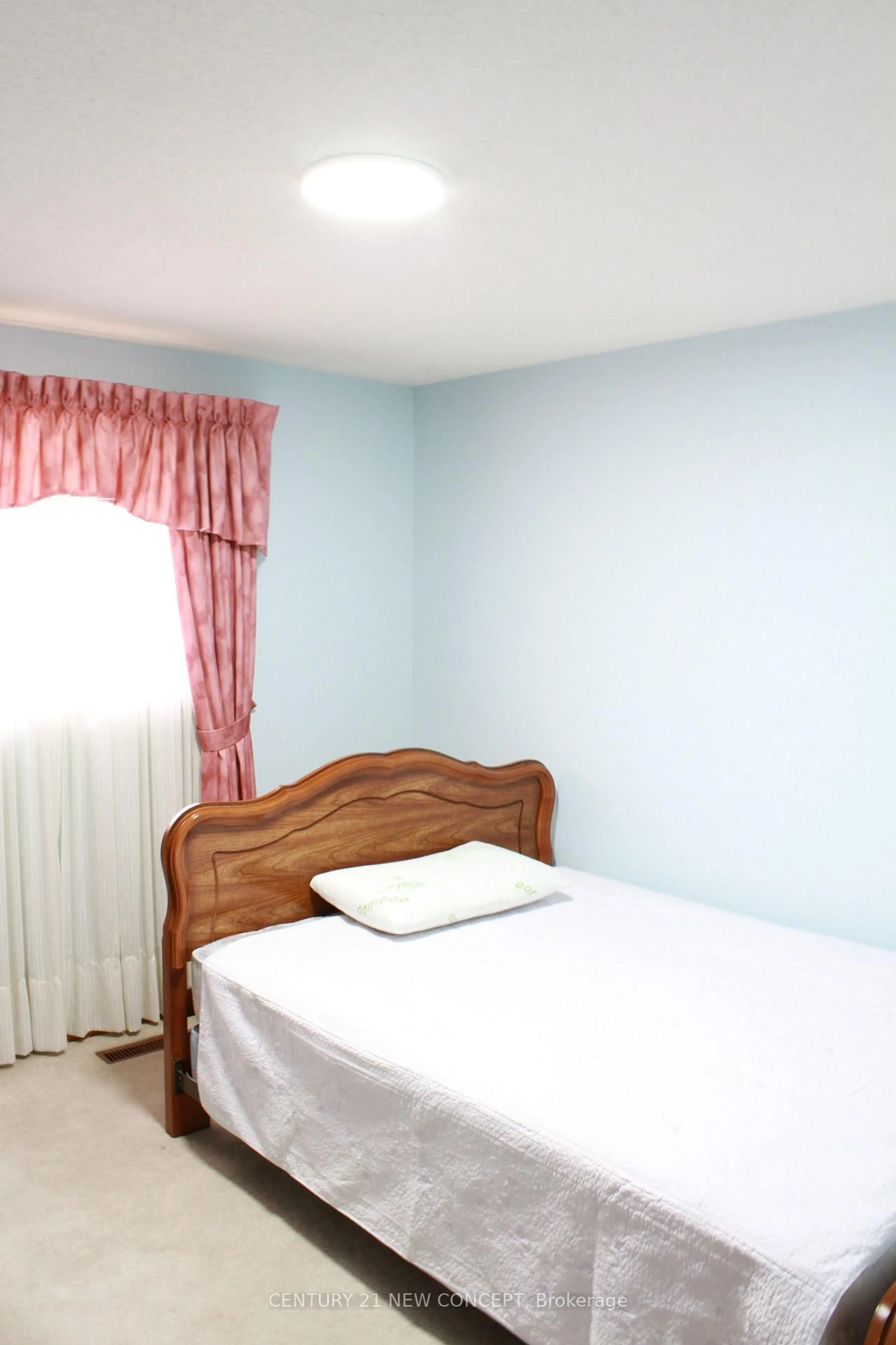 A pic of a room for 25 Quaker Ridge Rd, Vaughan Ontario L4K 2E5