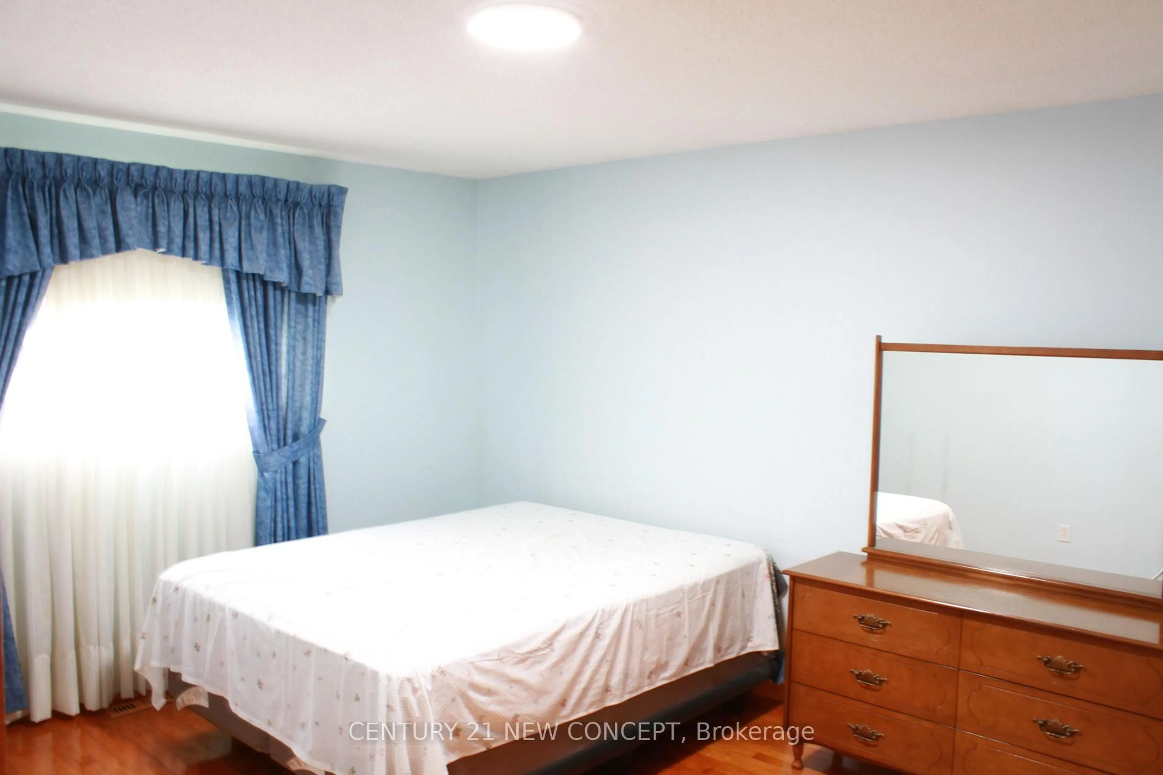 A pic of a room for 25 Quaker Ridge Rd, Vaughan Ontario L4K 2E5