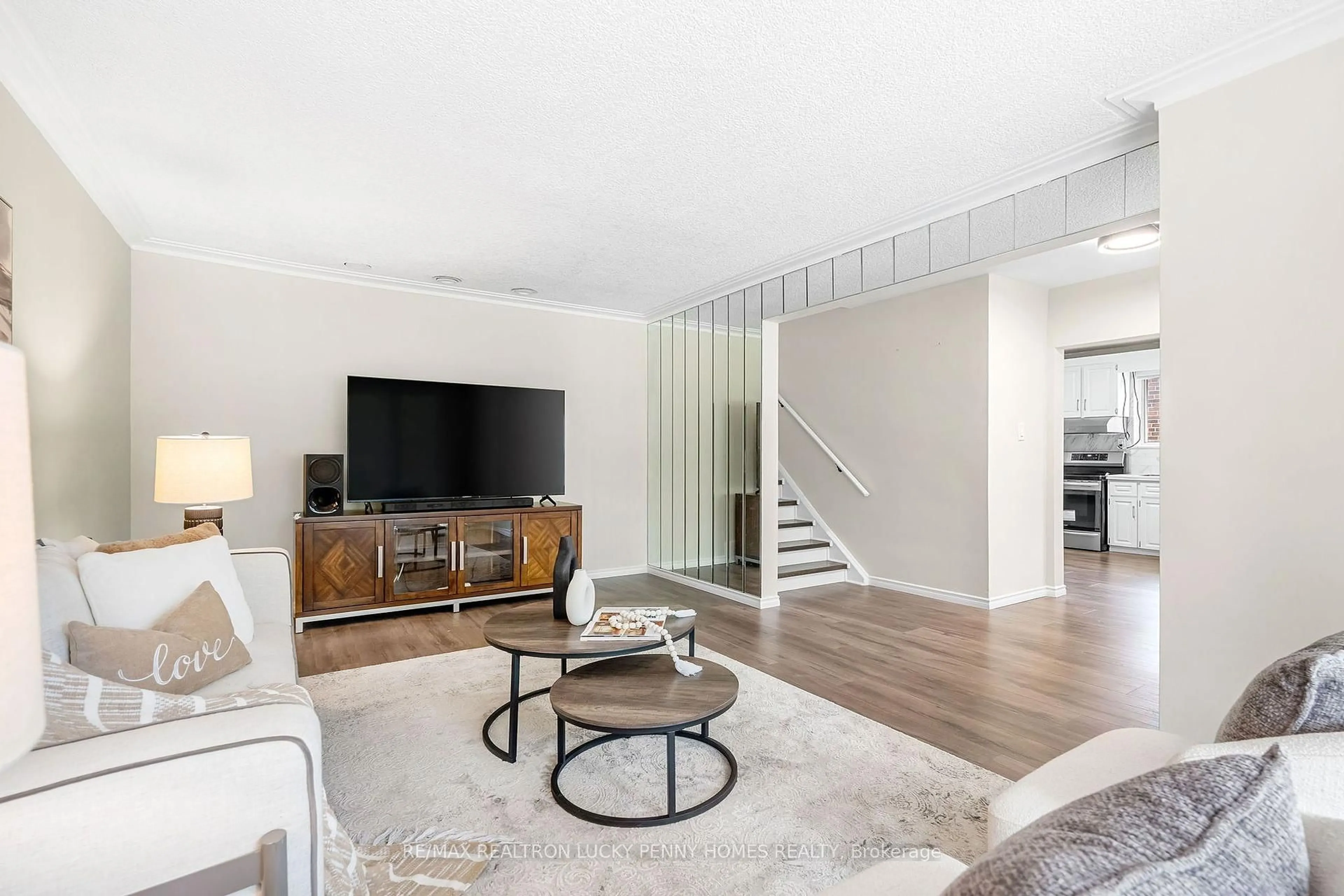 Living room with furniture, unknown for 10 Gladiator Rd, Markham Ontario L3P 1J2