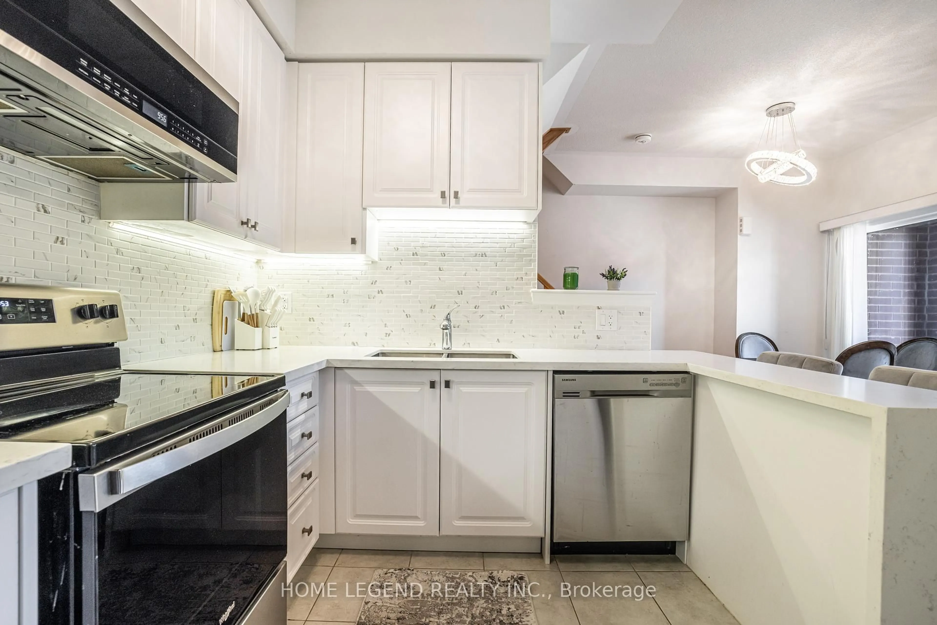 Contemporary kitchen, ceramic/tile floor for 123 Bravo Lane, Newmarket Ontario L3X 0L2