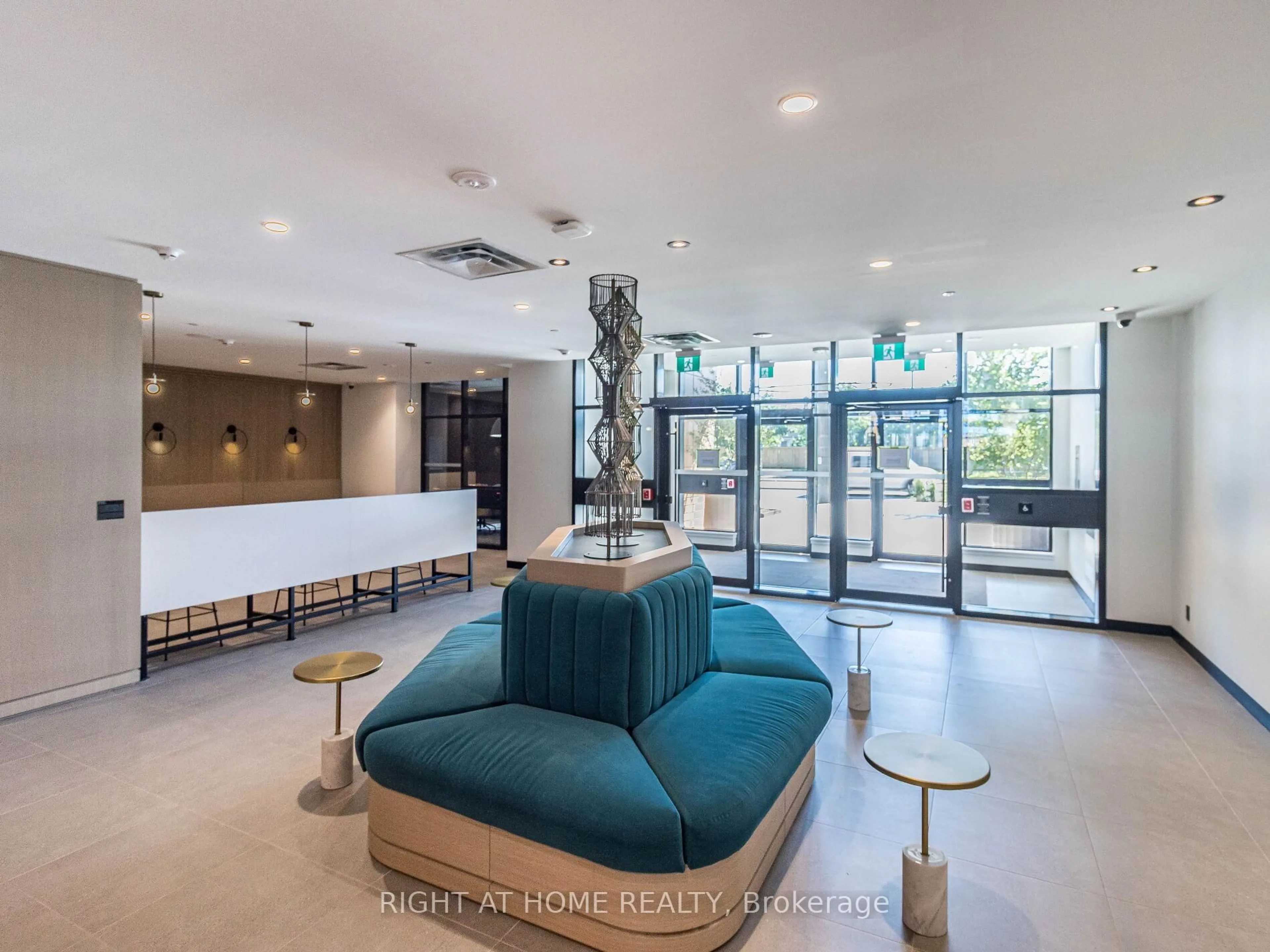 Indoor foyer for 7950 bathurst St #203, Vaughan Ontario L4J 0L4