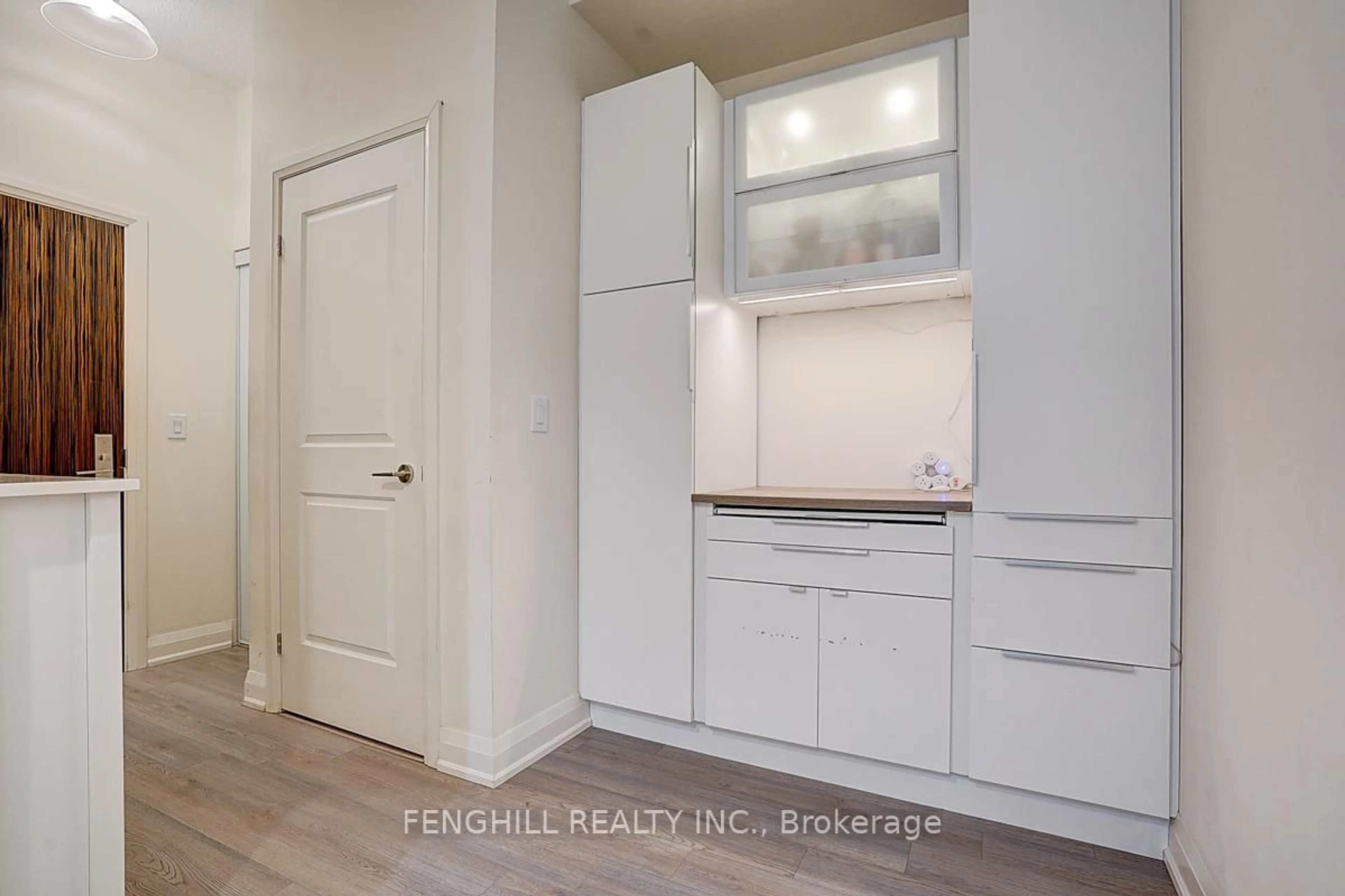 Unknown for 8763 Bayview Ave #506, Richmond Hill Ontario L4B 3V1