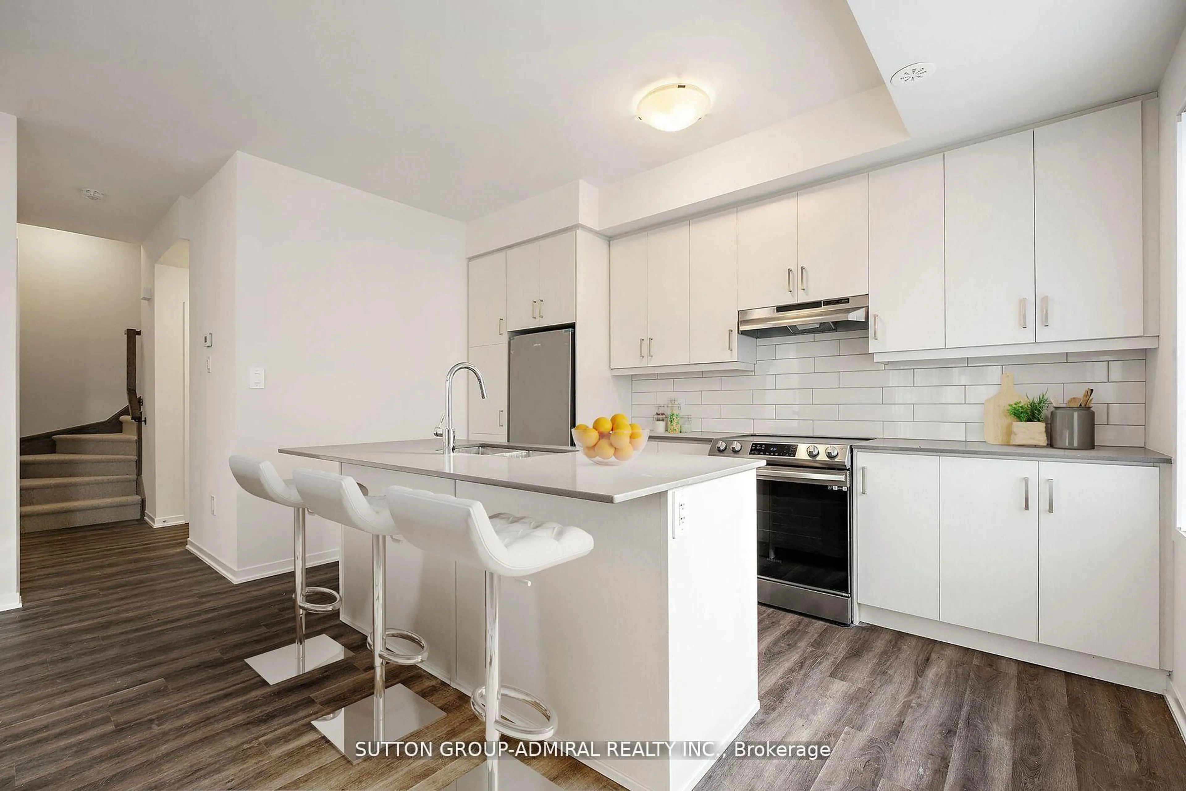 Open concept kitchen, unknown for 39 Honeycrisp Cres #TH73, Vaughan Ontario L4K 0N1