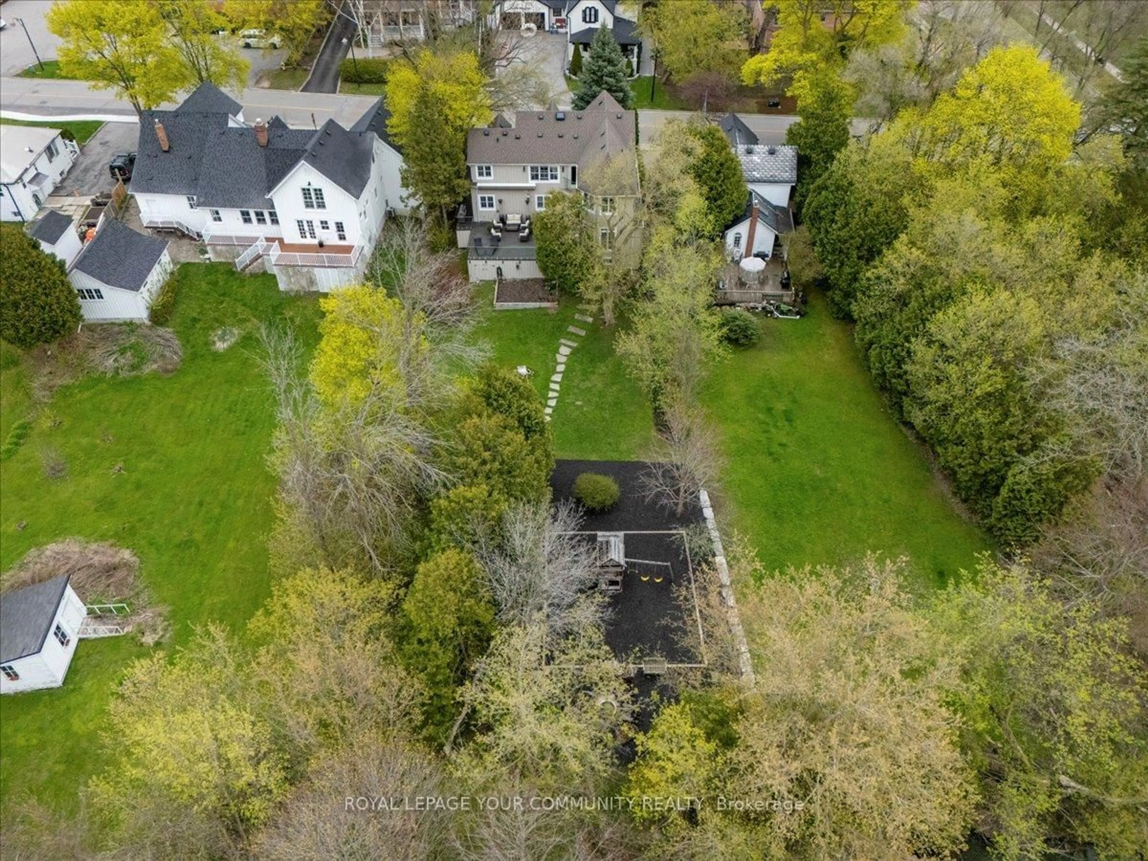 A pic from outside/outdoor area/front of a property/back of a property/a pic from drone, street for 234 Main St, Markham Ontario L3R 2H2