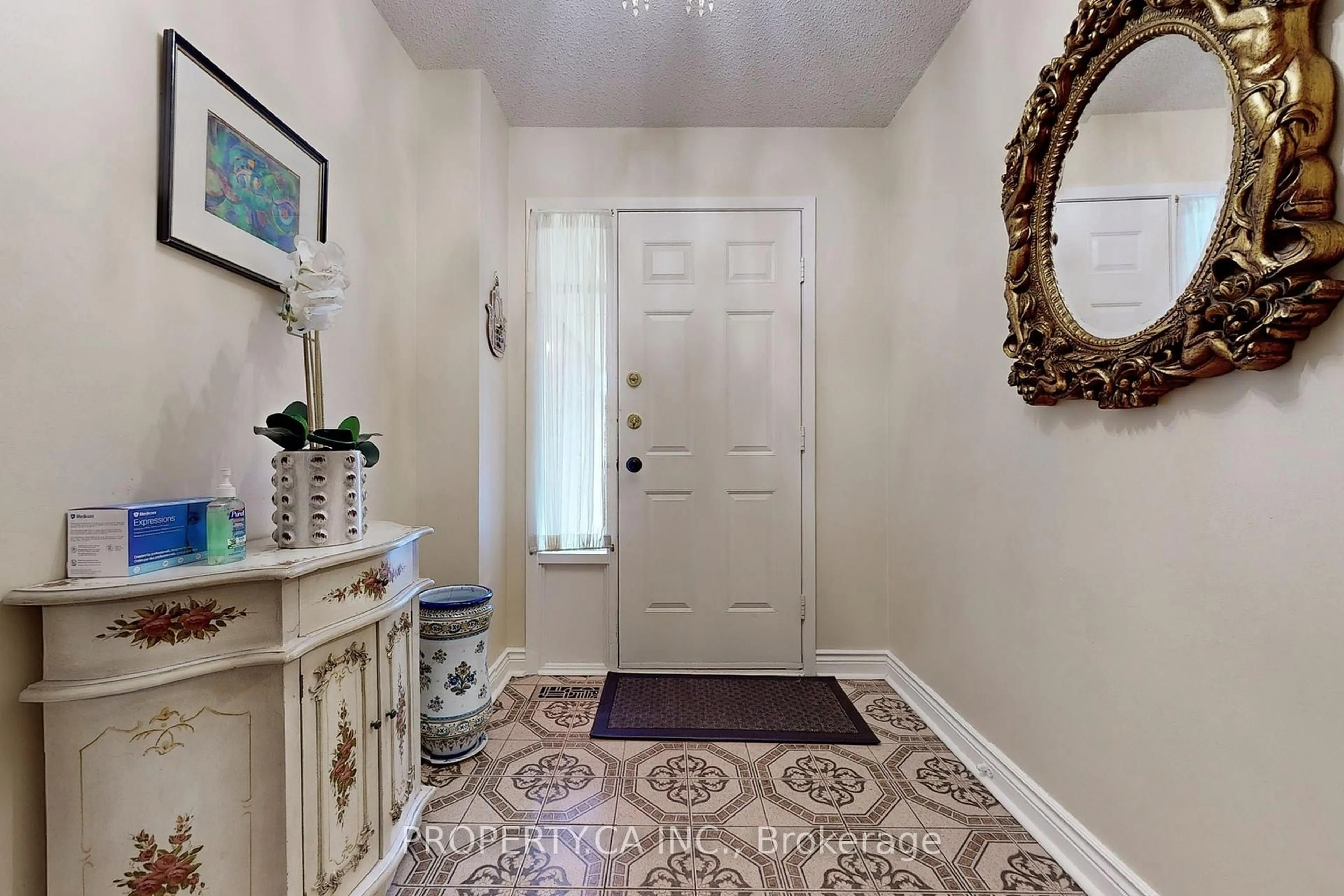 Indoor entryway for 109 Lisa Cres, Vaughan Ontario L4J 2N2