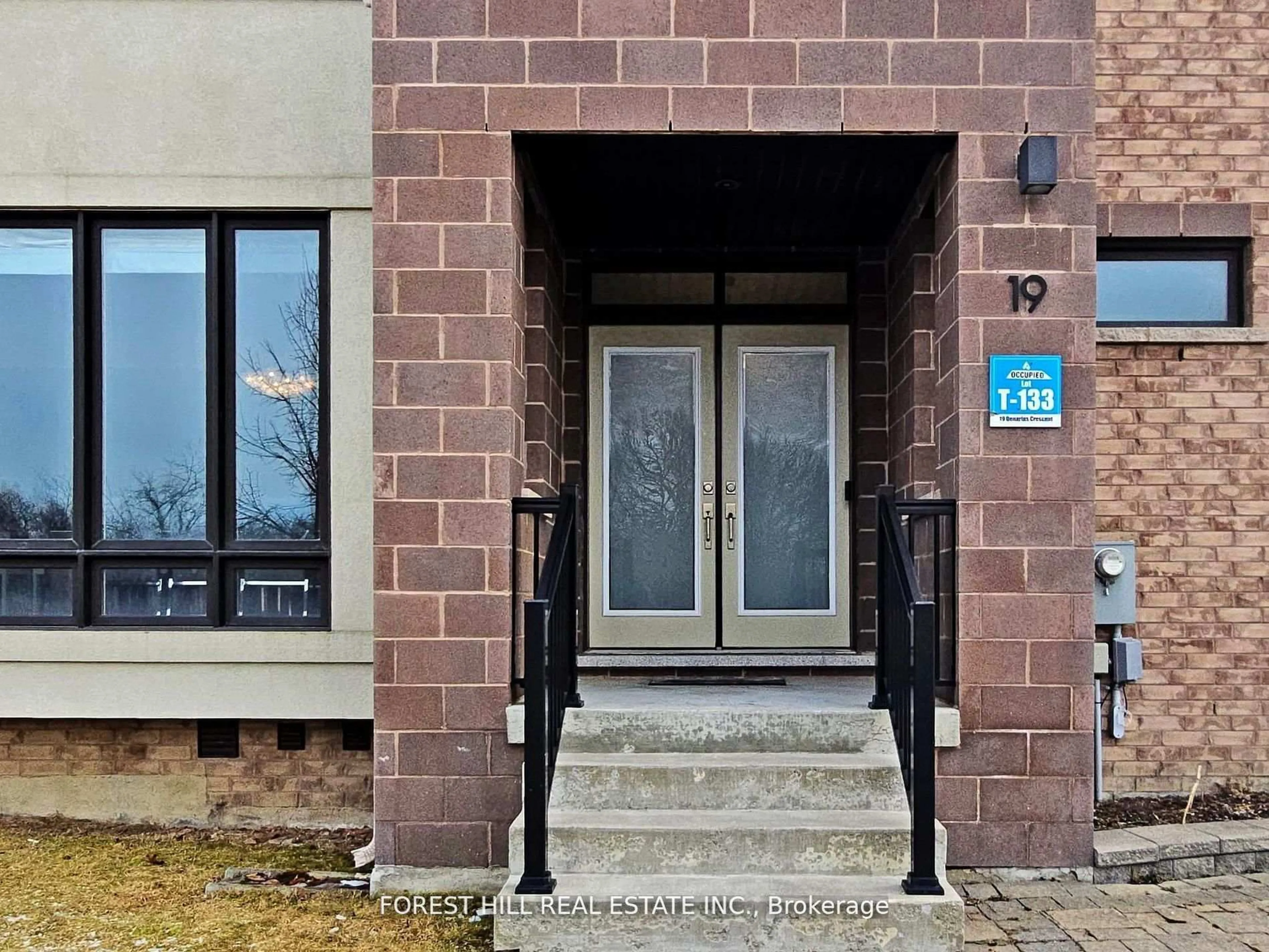 Indoor entryway for 19 Denarius Cres, Richmond Hill Ontario L4E 0Y9