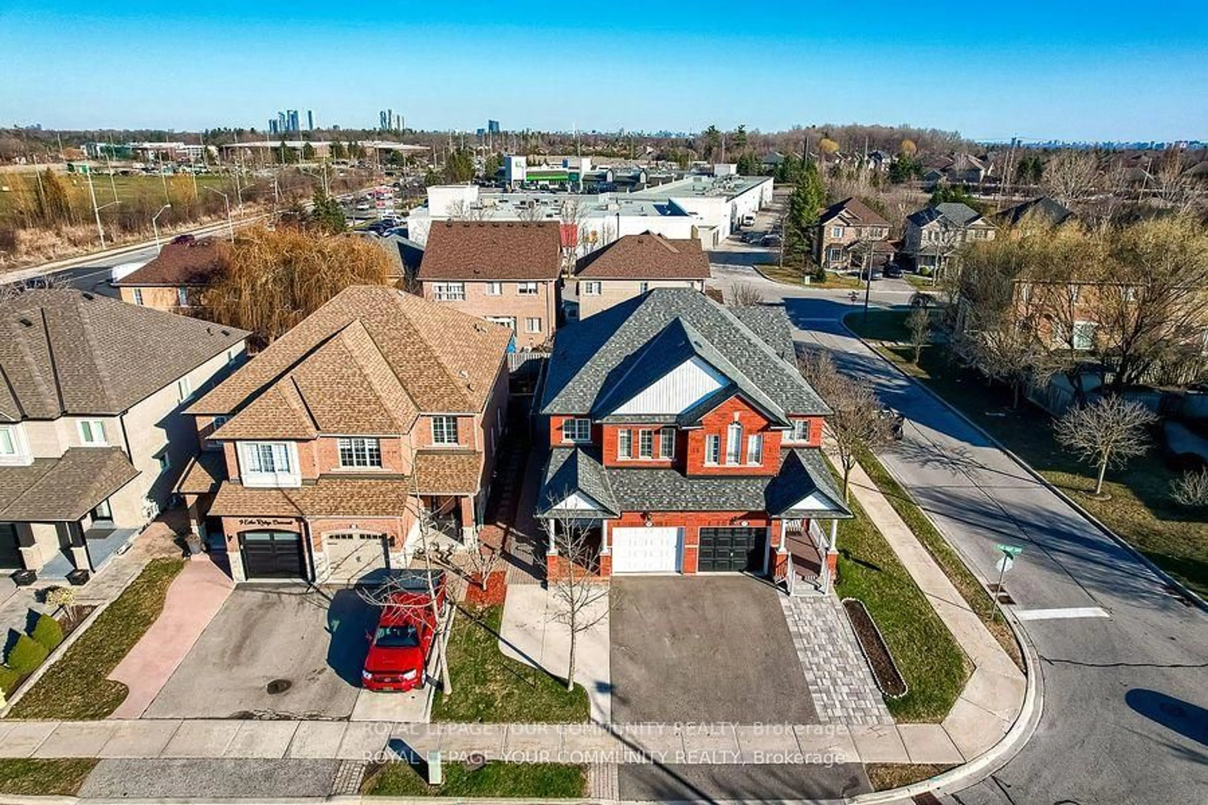 A pic from outside/outdoor area/front of a property/back of a property/a pic from drone, street for 15 Echo Ridge Cres, Vaughan Ontario L4H 2J9