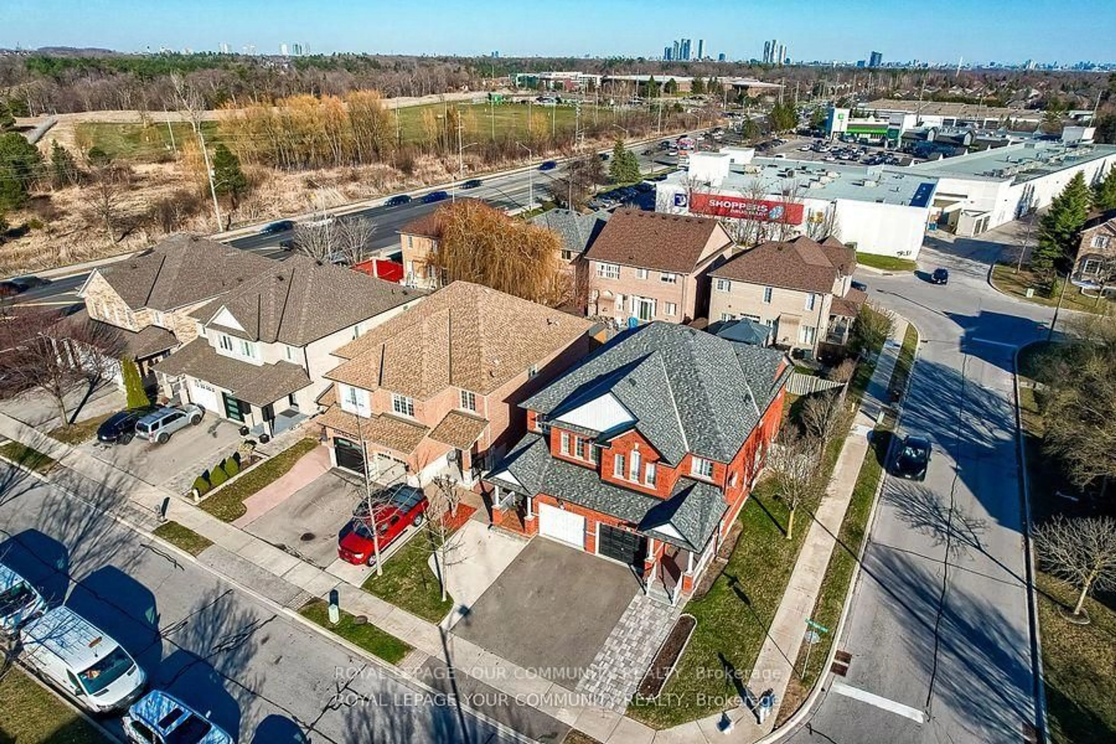 A pic from outside/outdoor area/front of a property/back of a property/a pic from drone, unknown for 15 Echo Ridge Cres, Vaughan Ontario L4H 2J9