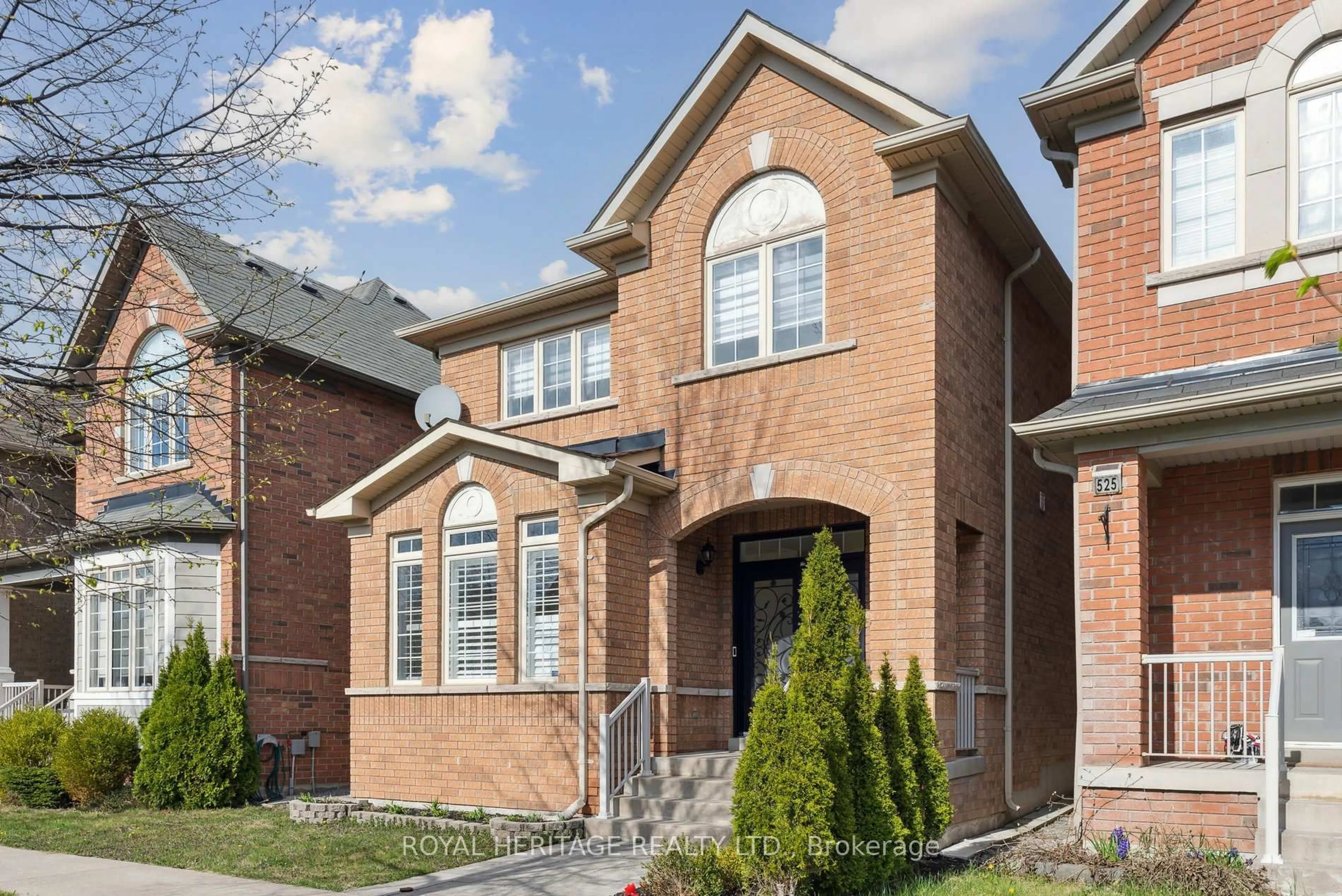 Home with brick exterior material, street for 527 Country Glen Rd, Markham Ontario L6B 1H4