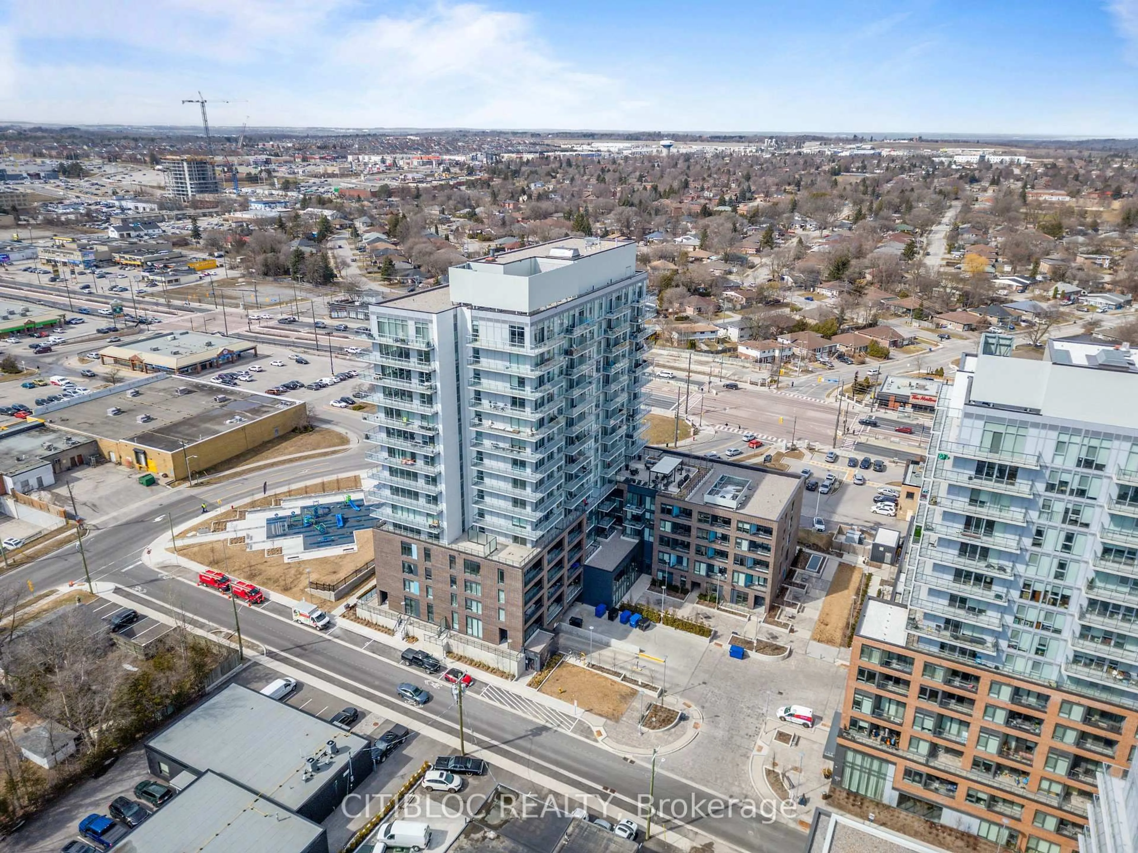 A pic from outside/outdoor area/front of a property/back of a property/a pic from drone, city buildings view from balcony for 185 Deerfield Rd #503, Newmarket Ontario L3Y 0G7
