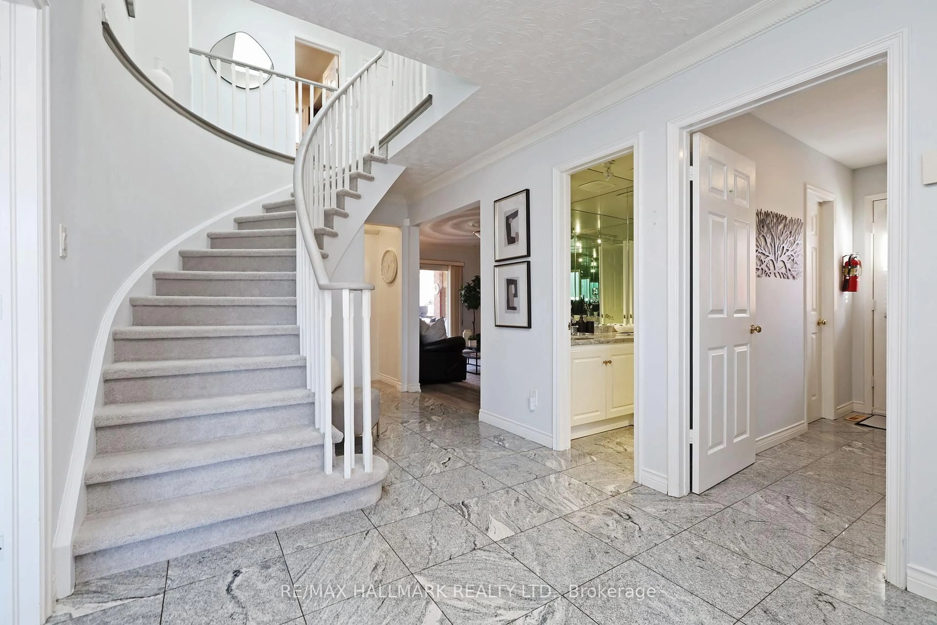 Indoor foyer for 553 Raymerville Dr, Markham Ontario L3P 6G3