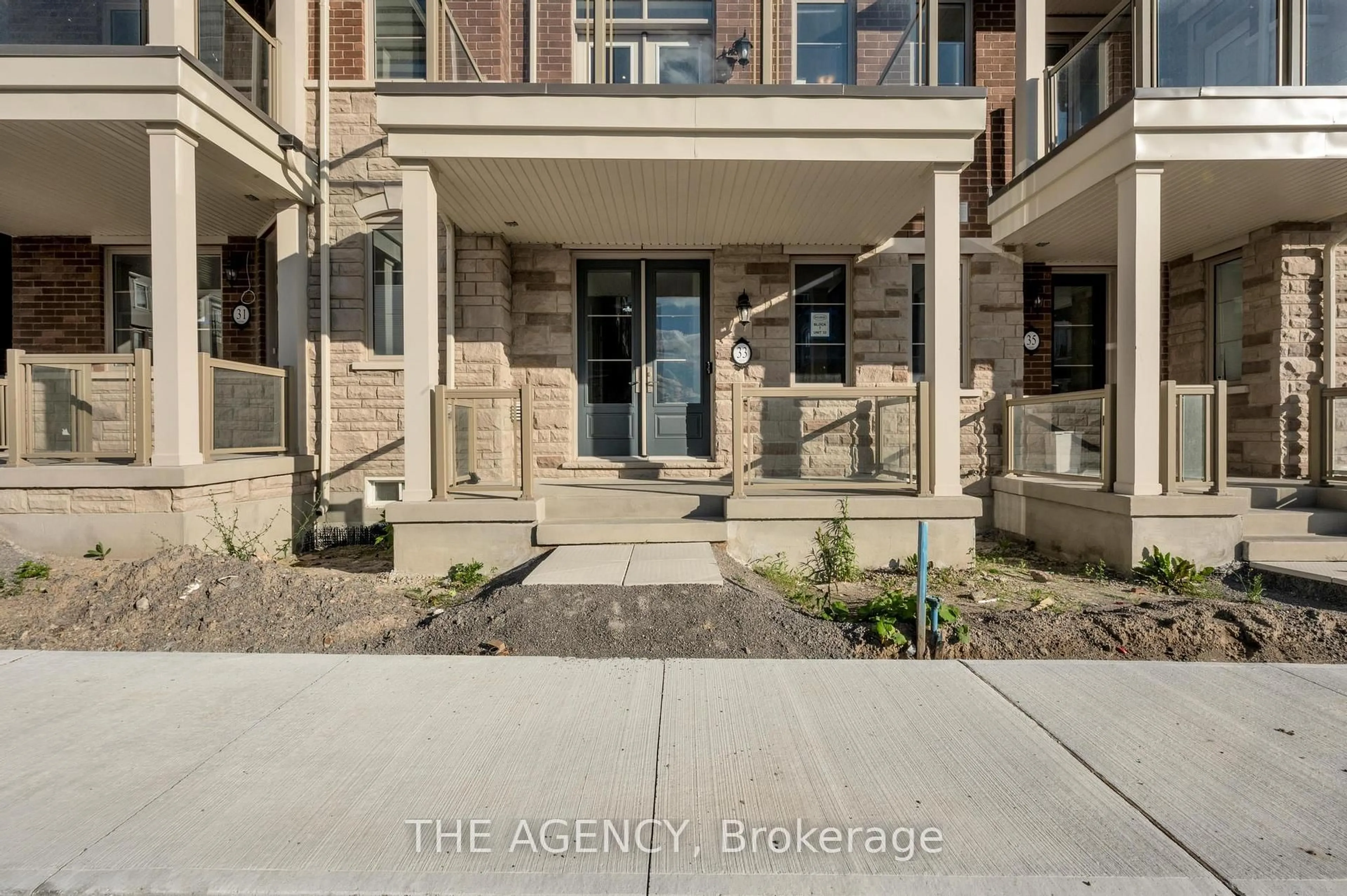 Indoor entryway for 33 Bruce Boyd Dr, Markham Ontario L6B 1R3