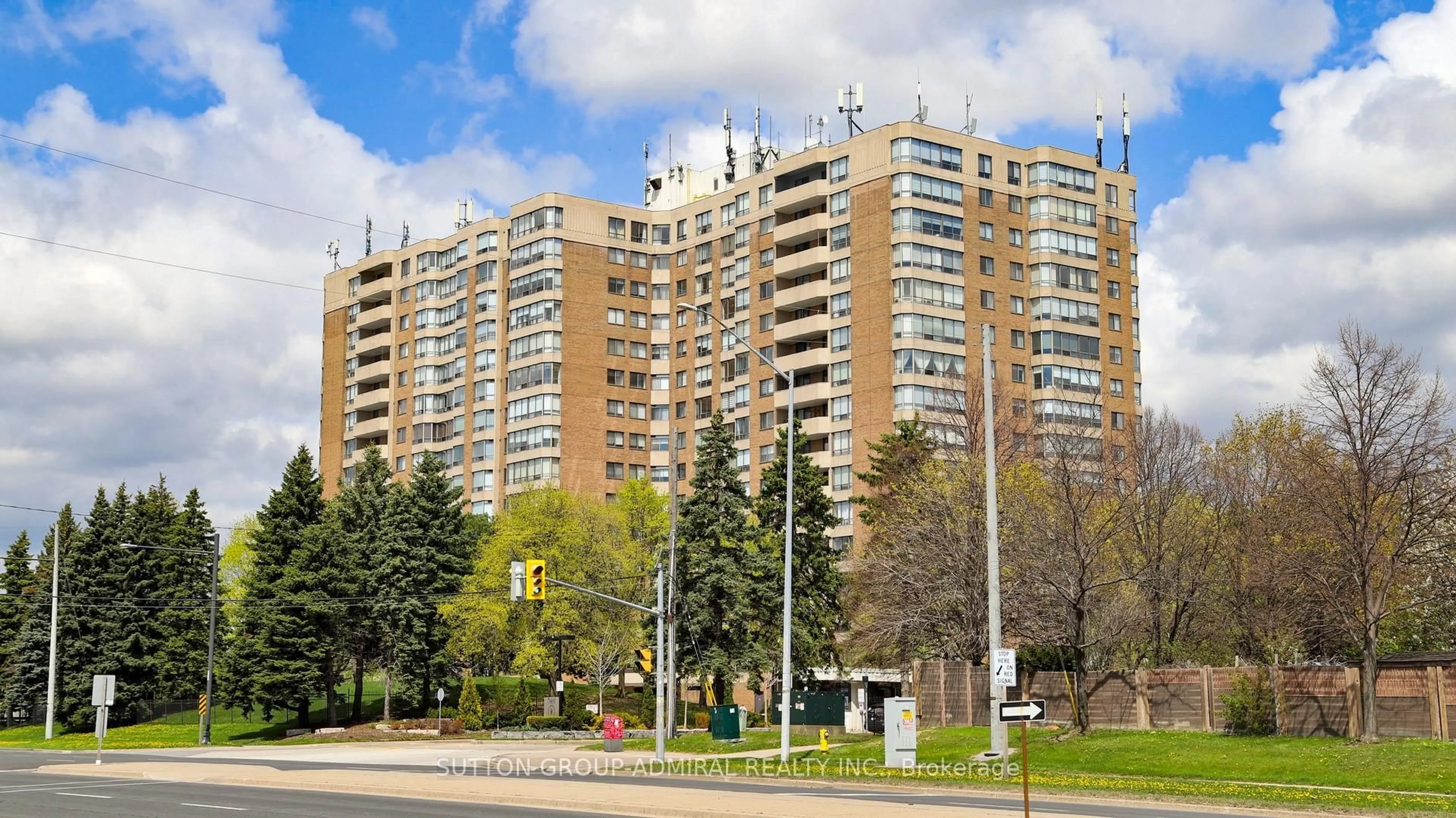 Unknown for 7601 Bathurst St #201, Vaughan Ontario L4J 4H5