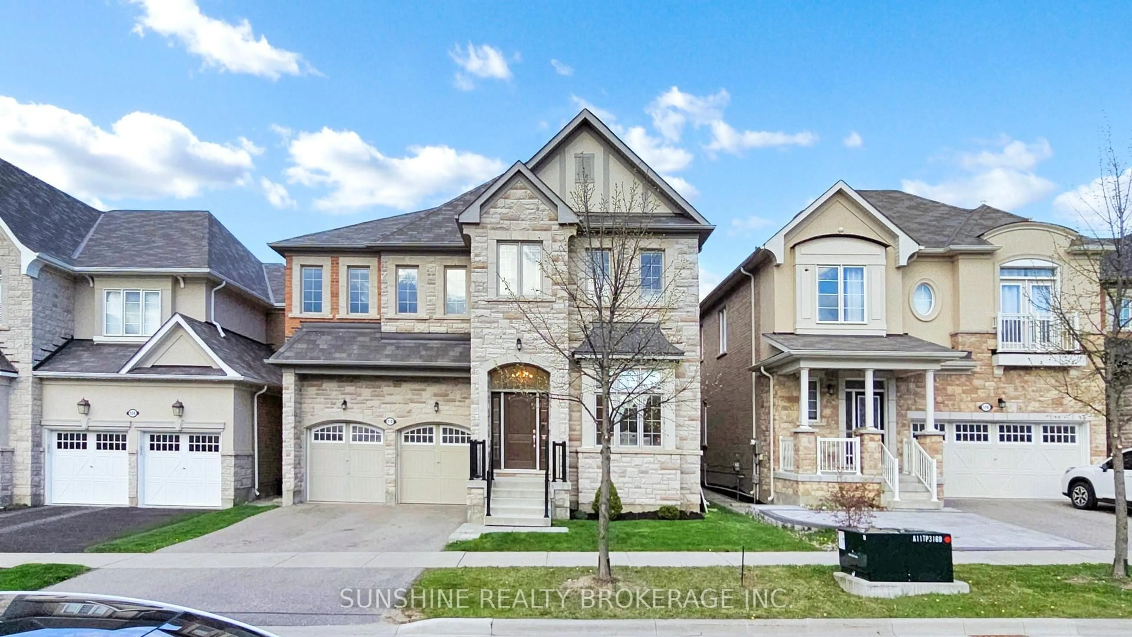 Home with brick exterior material, street for 110 Novan Cres, Aurora Ontario L4G 0X7